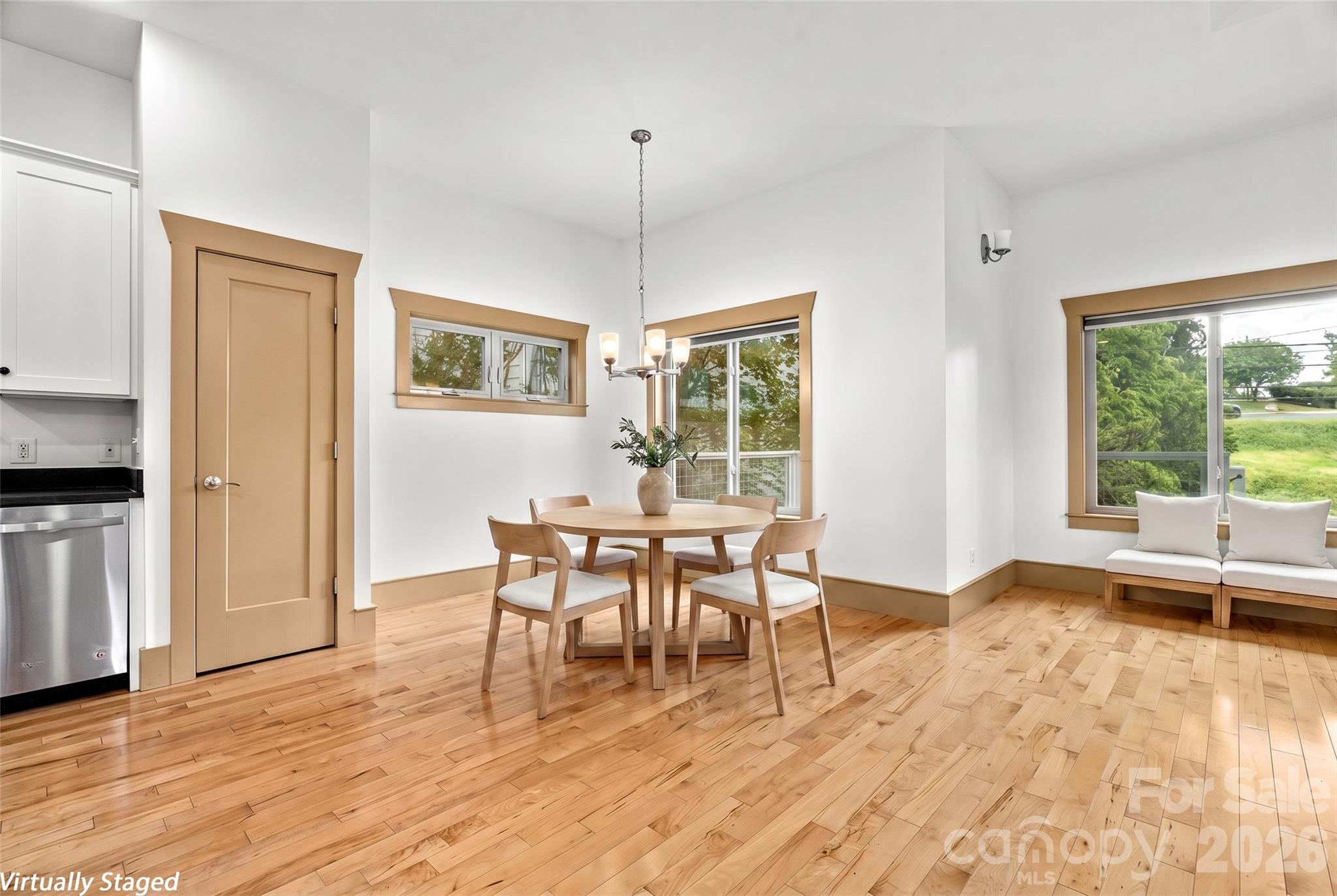 337 Sand Hill Road — Asheville