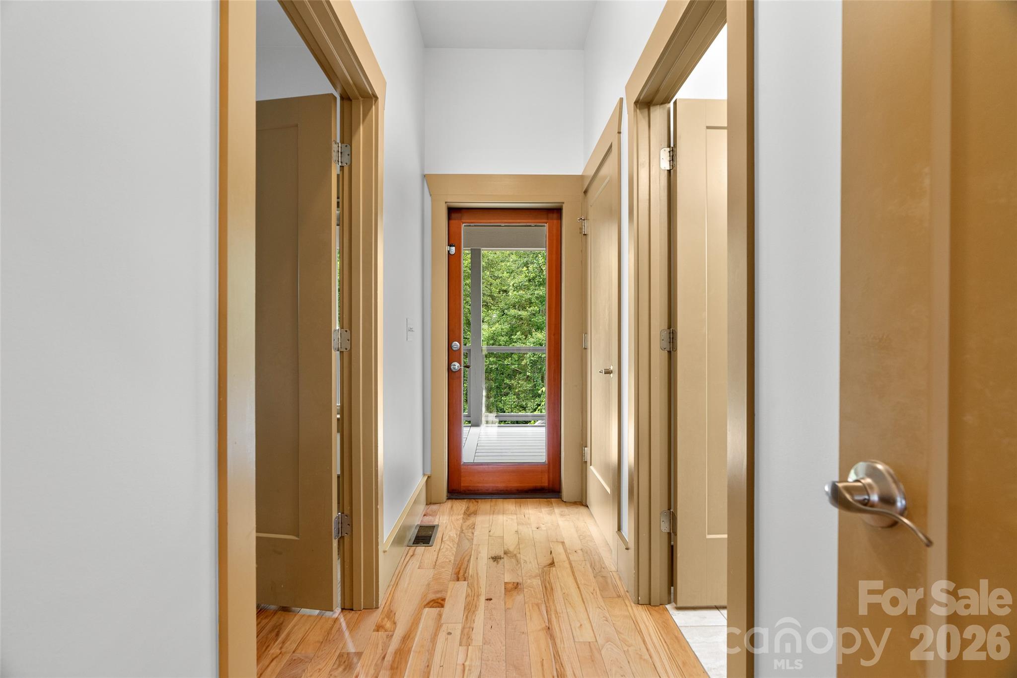 337 Sand Hill Road — Asheville