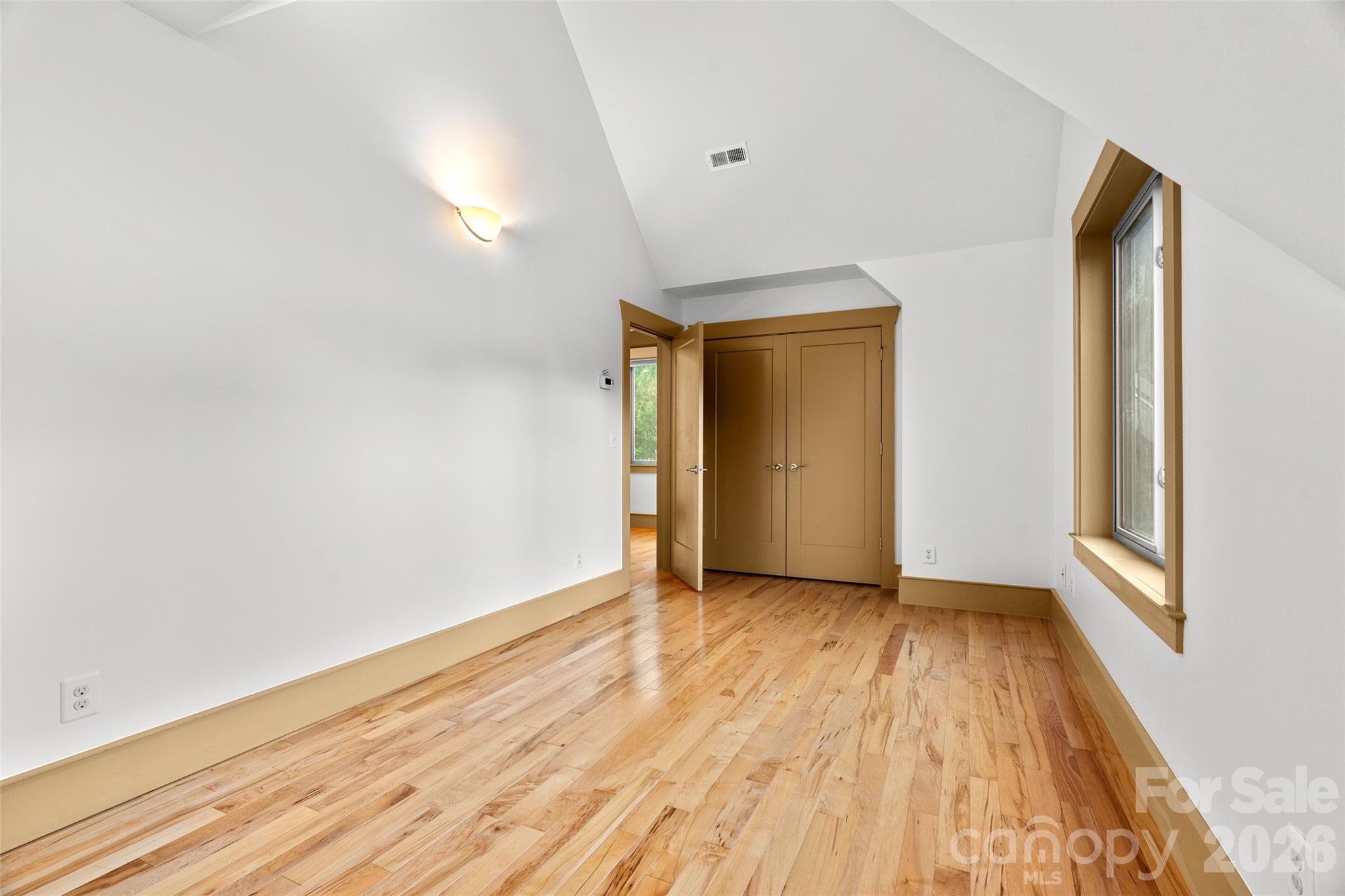 337 Sand Hill Road — Asheville