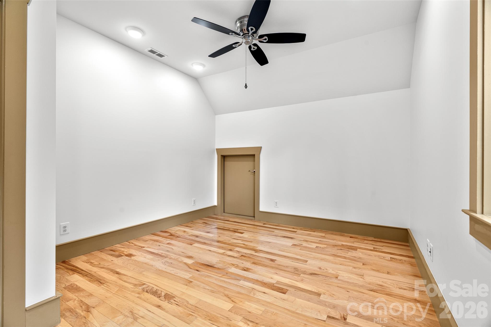 337 Sand Hill Road — Asheville