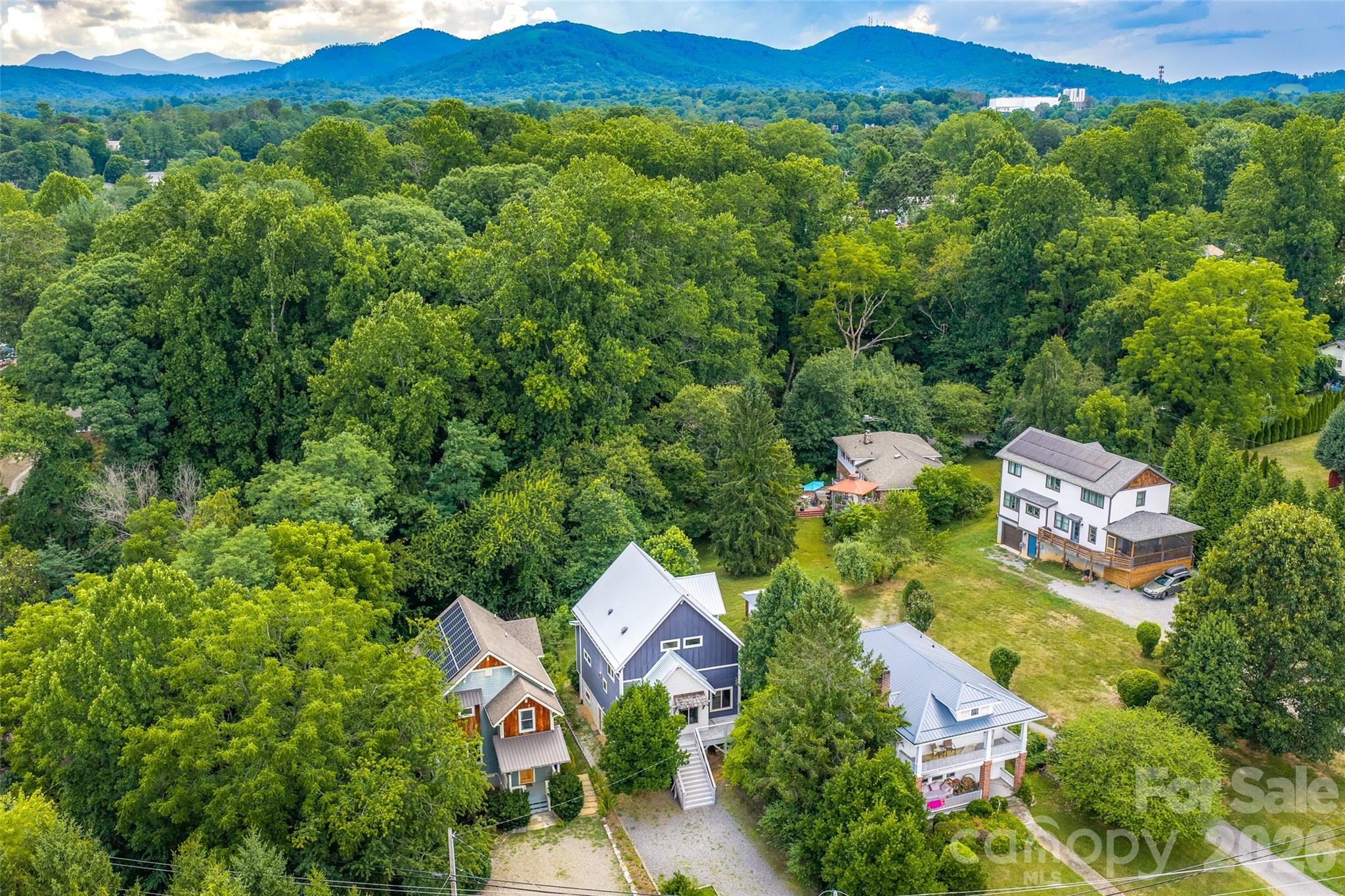 337 Sand Hill Road — Asheville