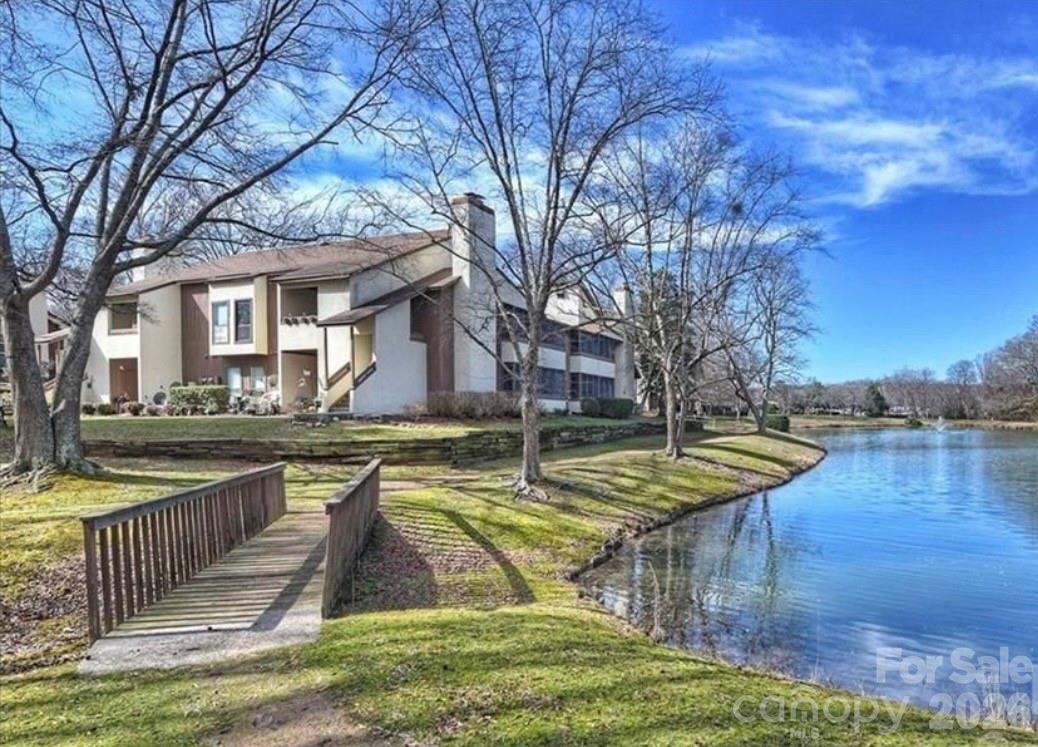 7345 Winery Lane #907 — Charlotte