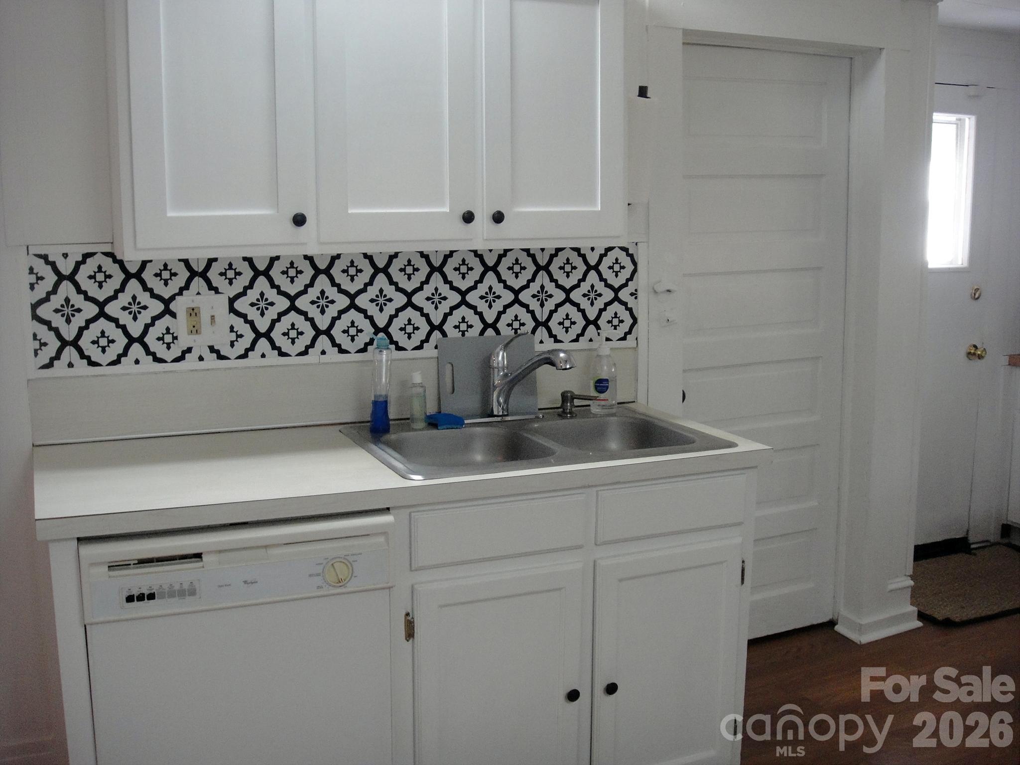 501 W Ryder Avenue — Landis