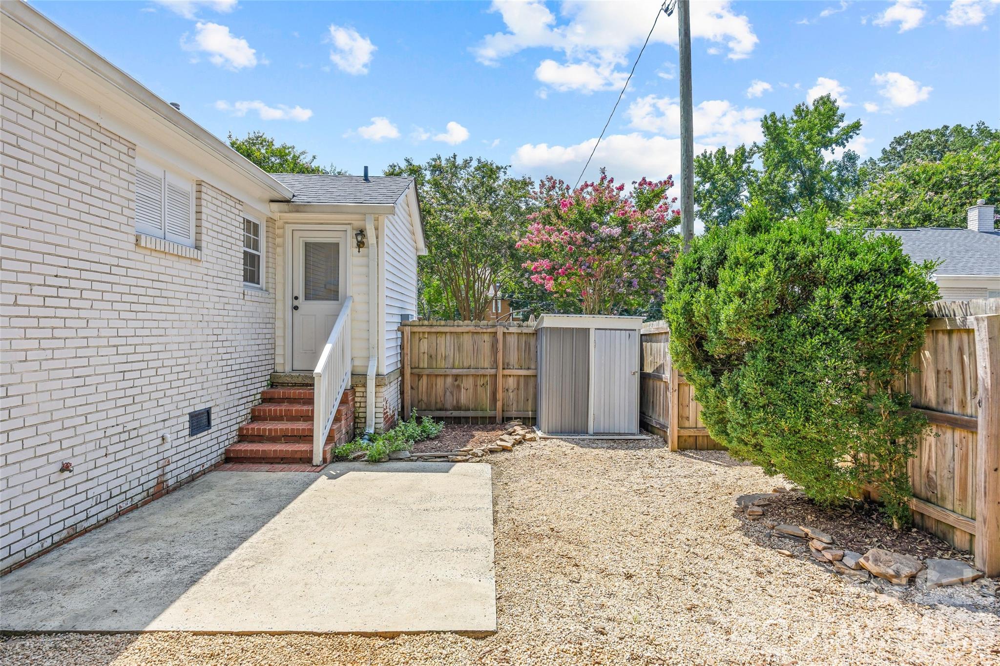 1562 Pecan Avenue — Charlotte