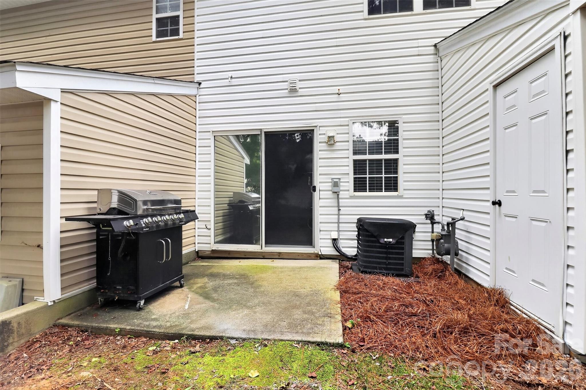 10866 Holly Ridge Boulevard — Charlotte