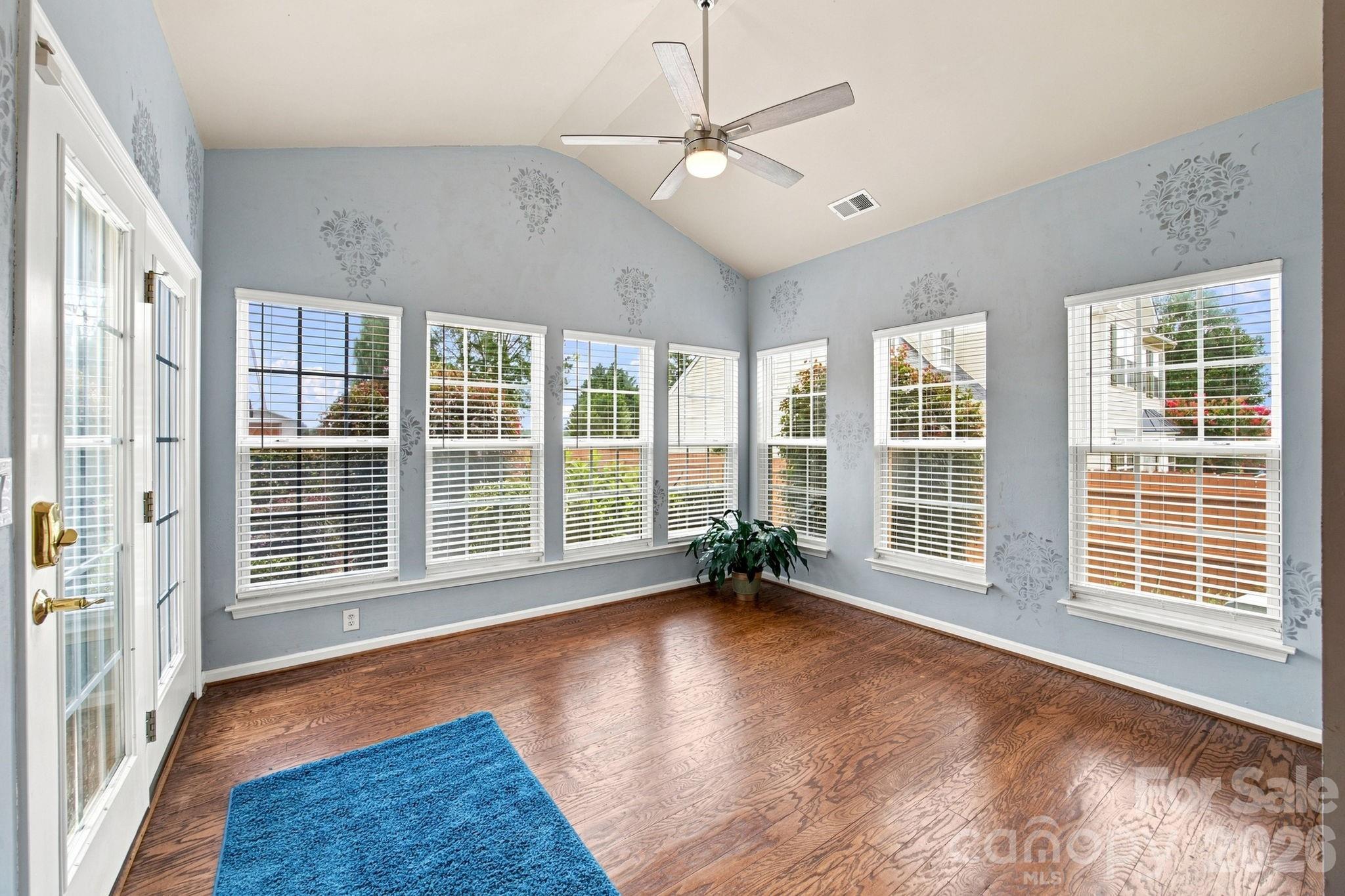 2426 Smith Cove Road — Denver