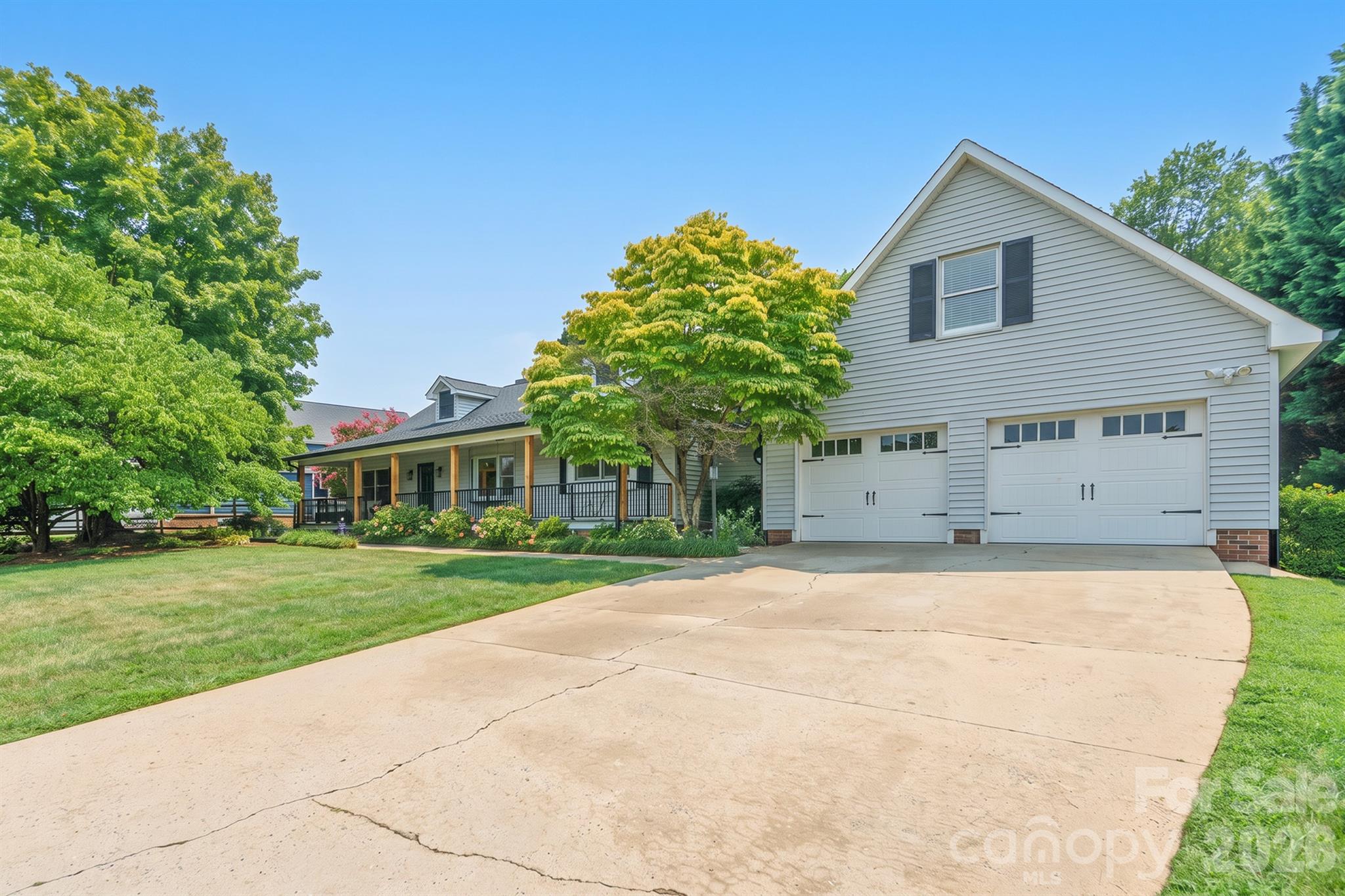 567 Canvasback Road — Mooresville