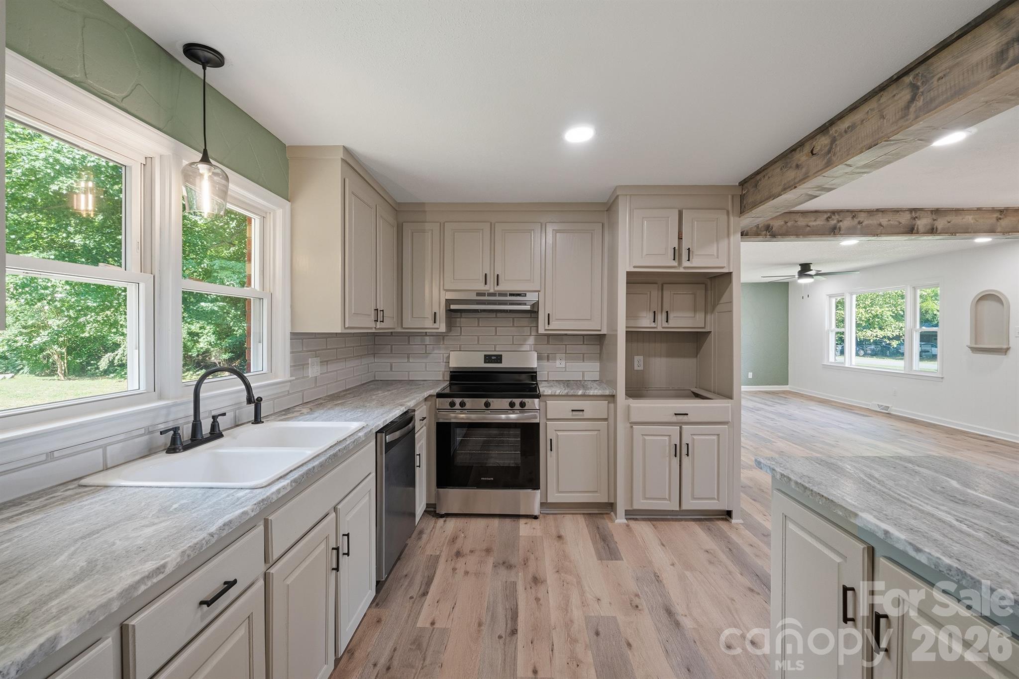 112 Summers Farm Road — Statesville