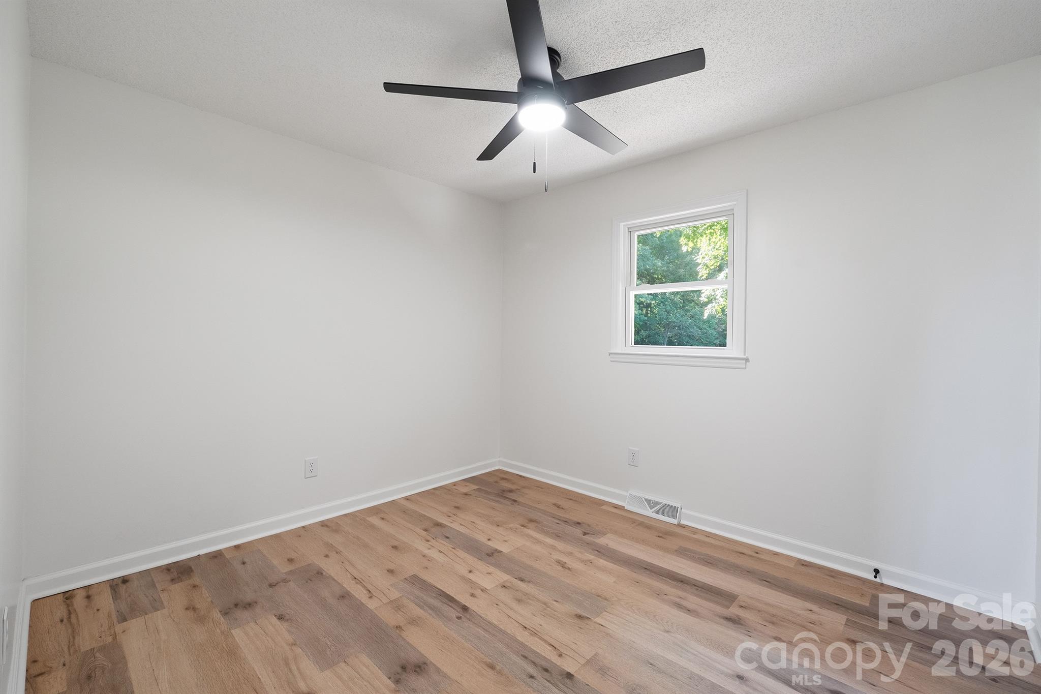 112 Summers Farm Road — Statesville