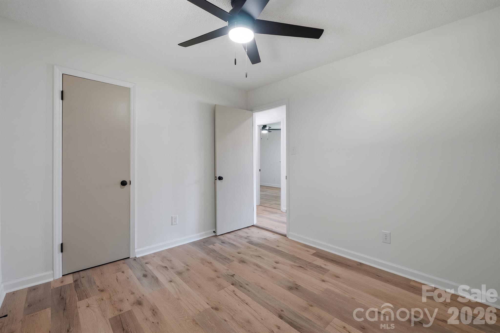 112 Summers Farm Road — Statesville