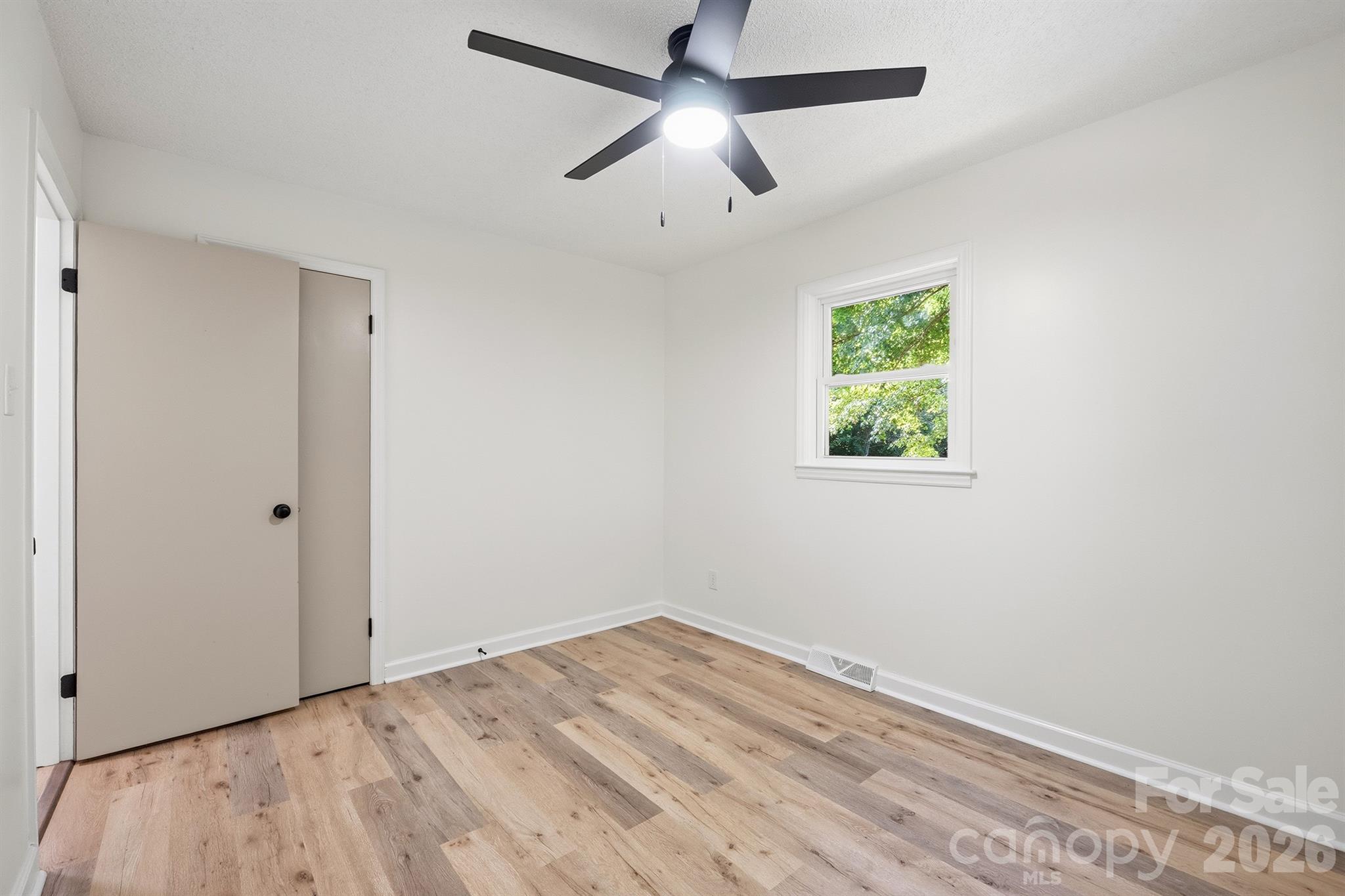 112 Summers Farm Road — Statesville