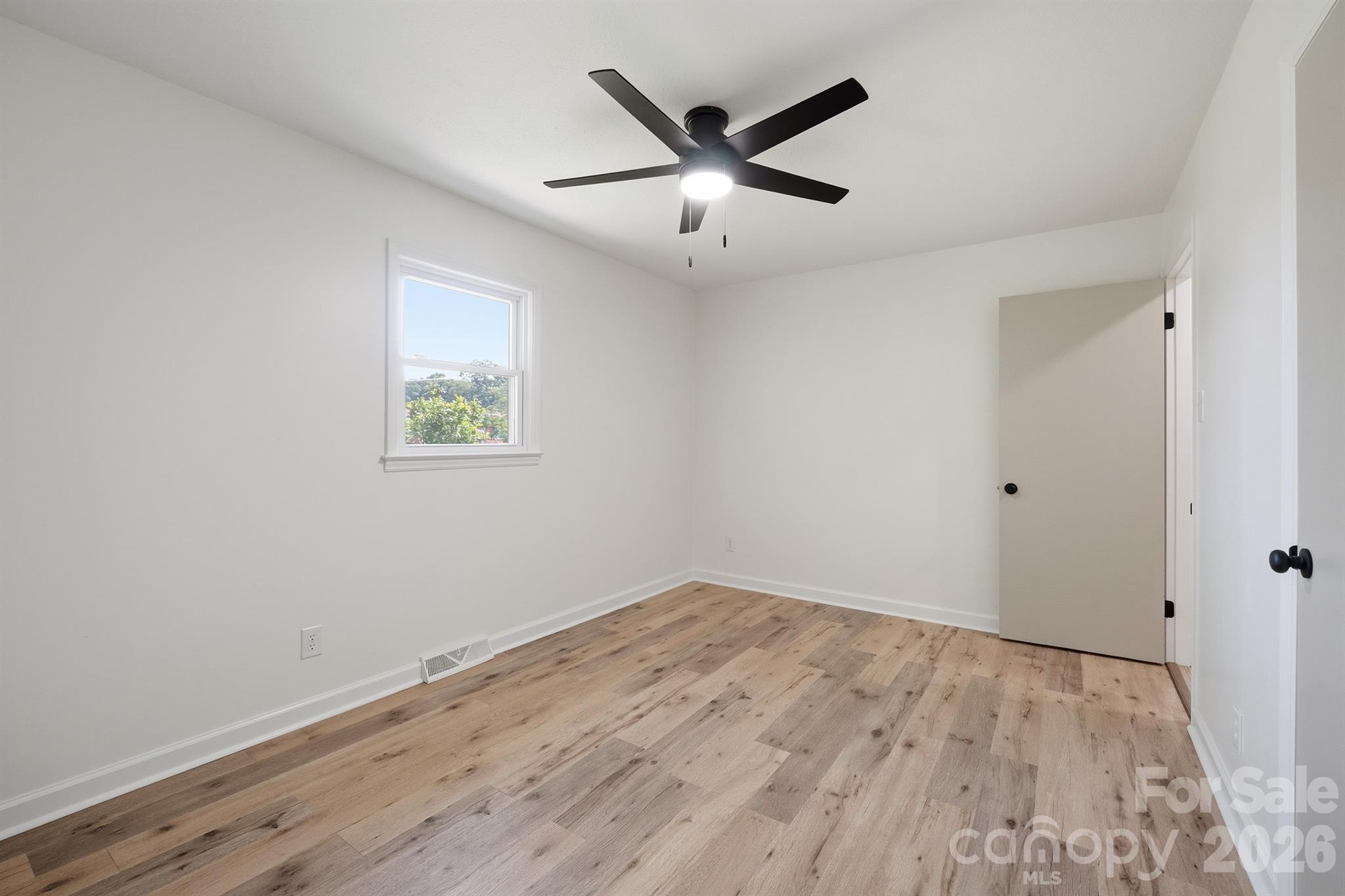 112 Summers Farm Road — Statesville