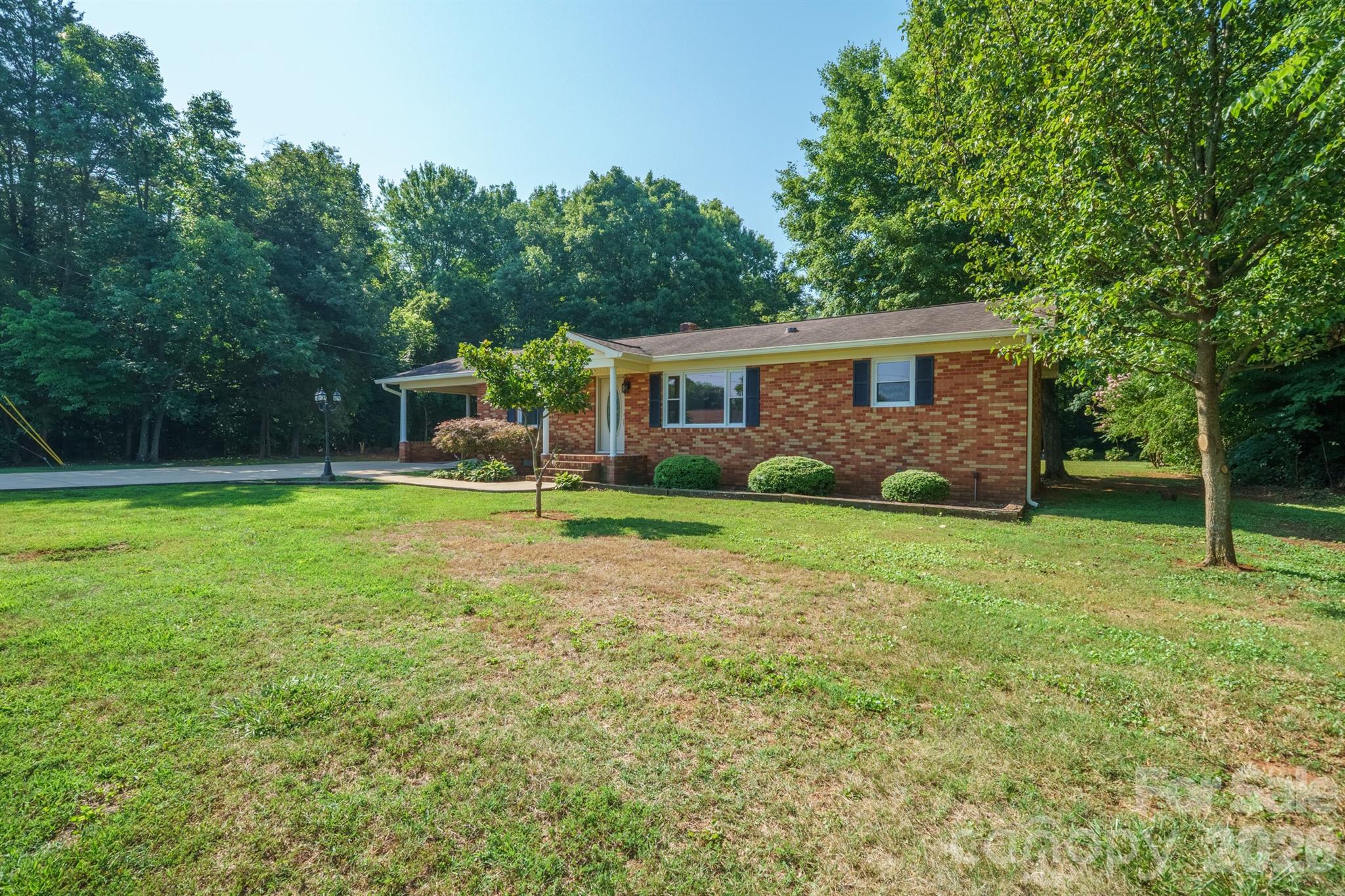 112 Summers Farm Road — Statesville