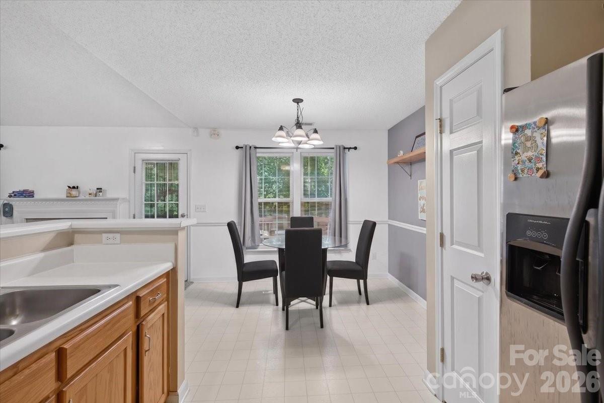 9207 Amy Drive — Charlotte