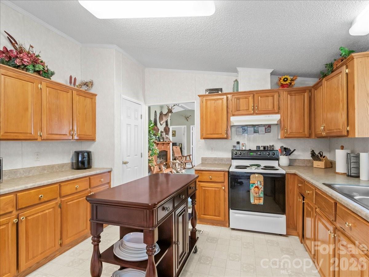 98 Cardinal Lane — Burnsville