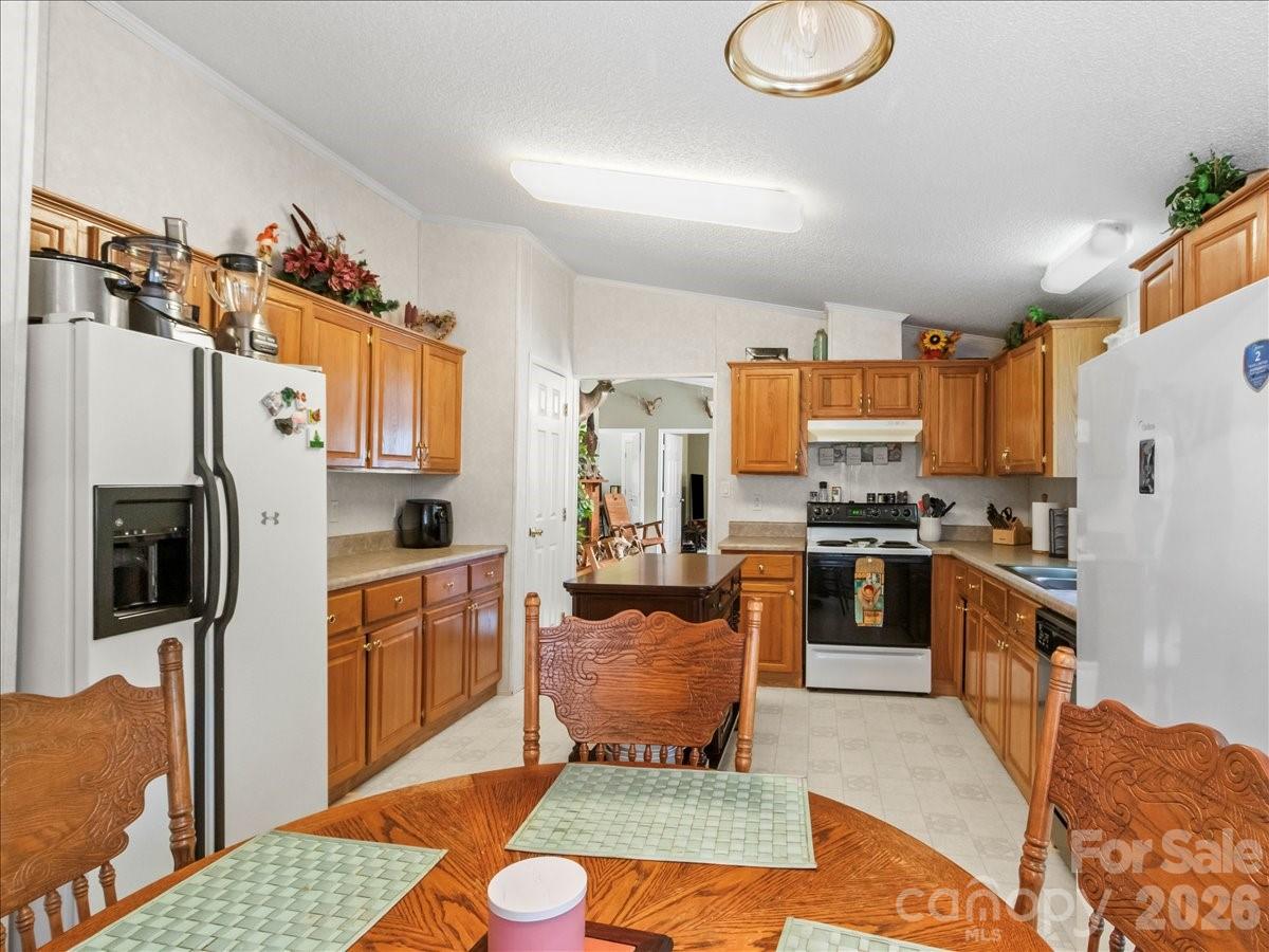 98 Cardinal Lane — Burnsville