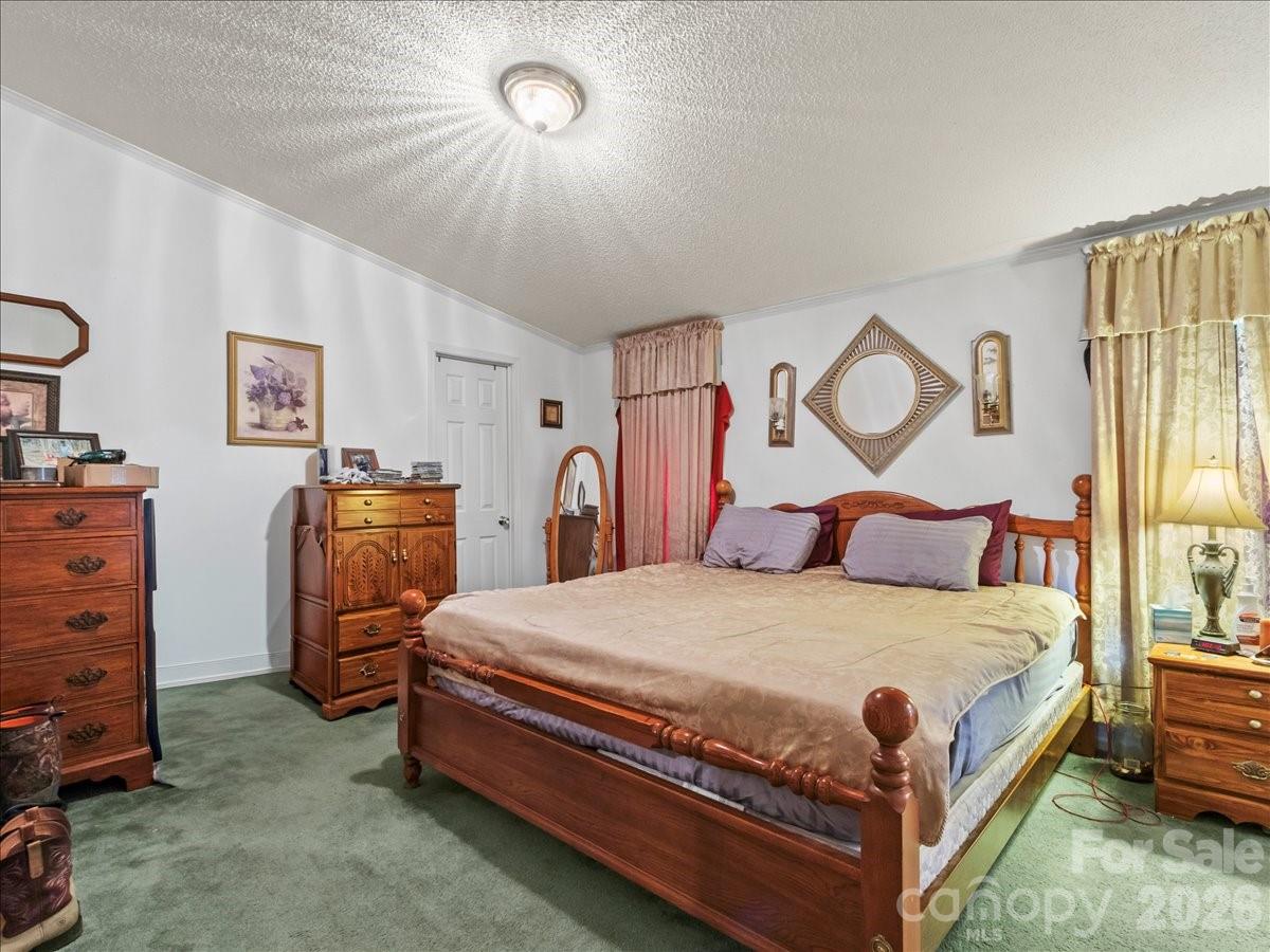 98 Cardinal Lane — Burnsville
