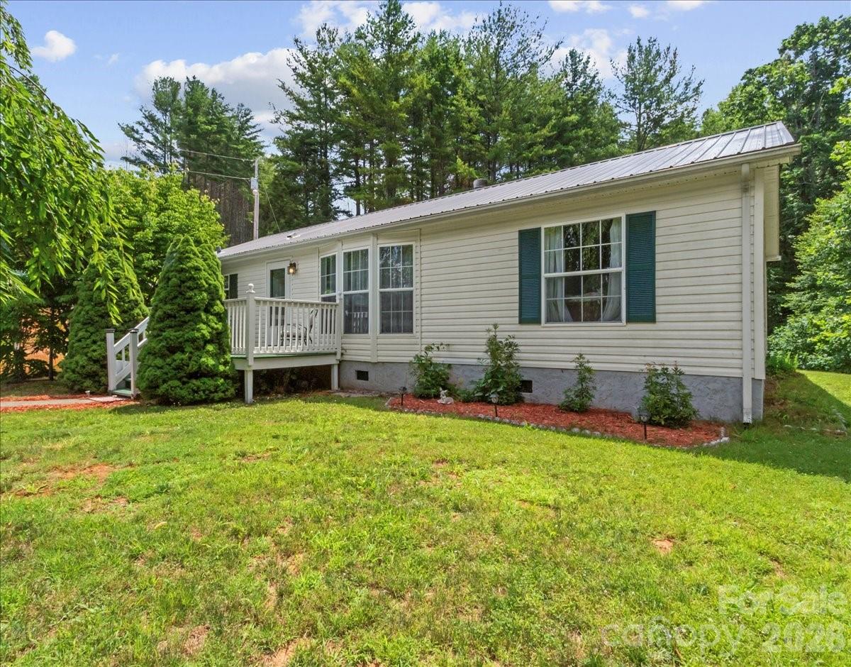 98 Cardinal Lane — Burnsville