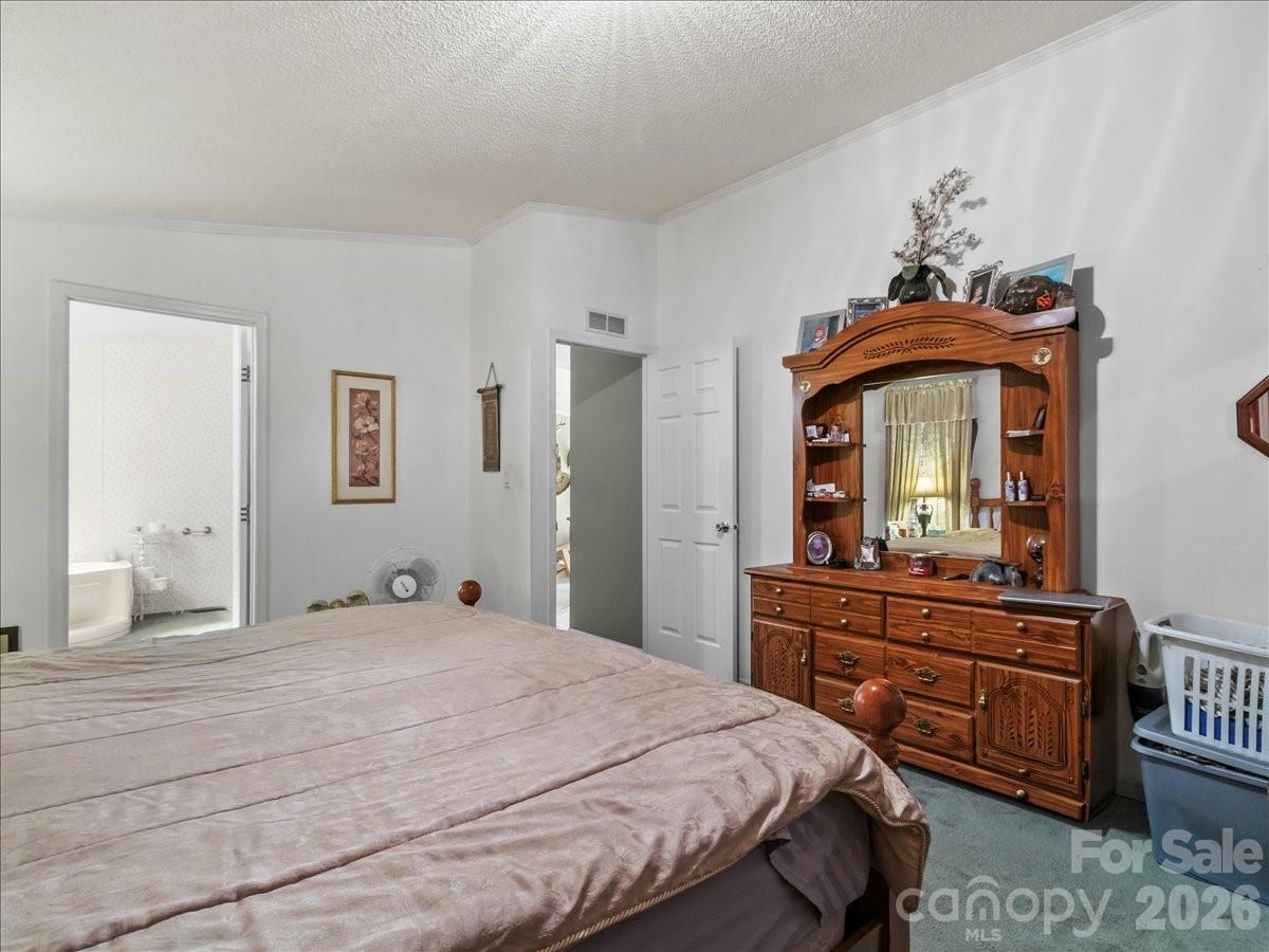 98 Cardinal Lane — Burnsville