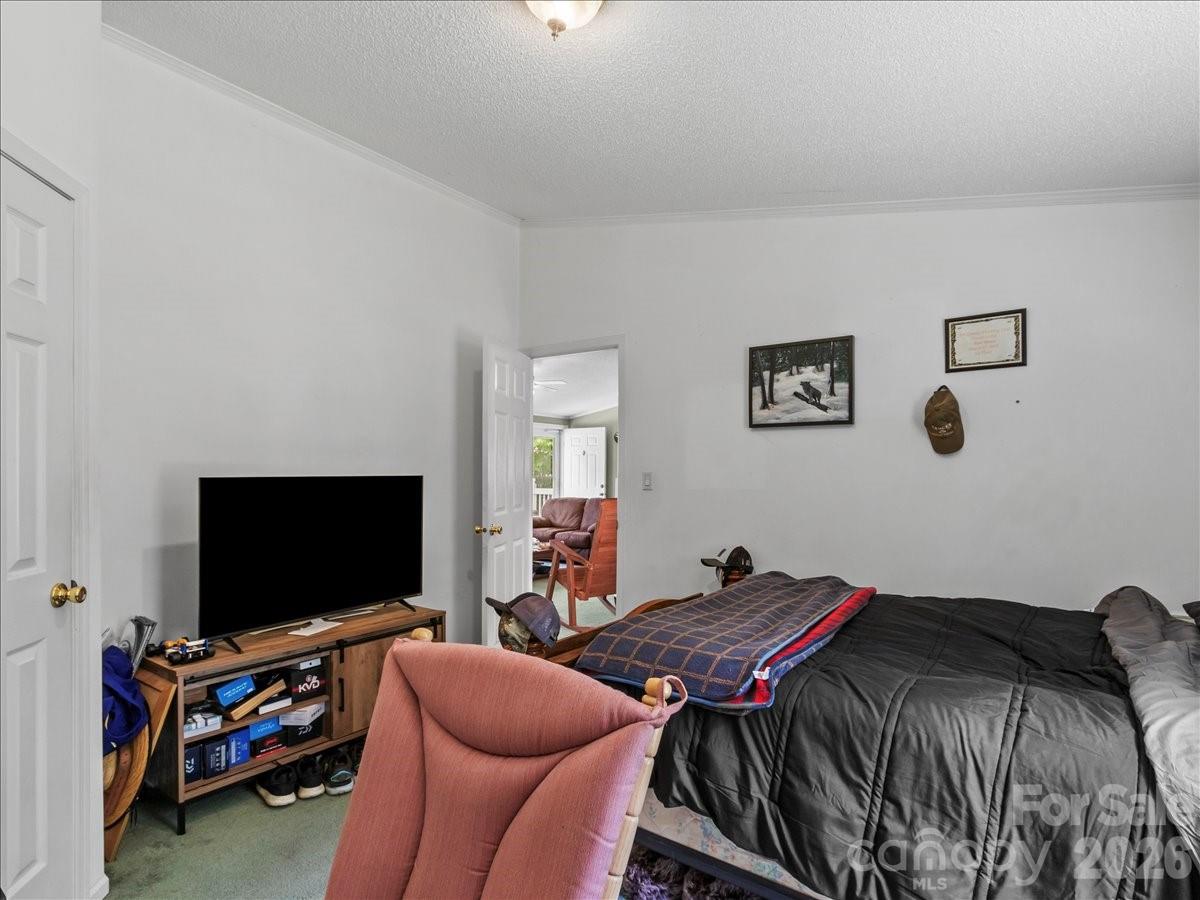 98 Cardinal Lane — Burnsville
