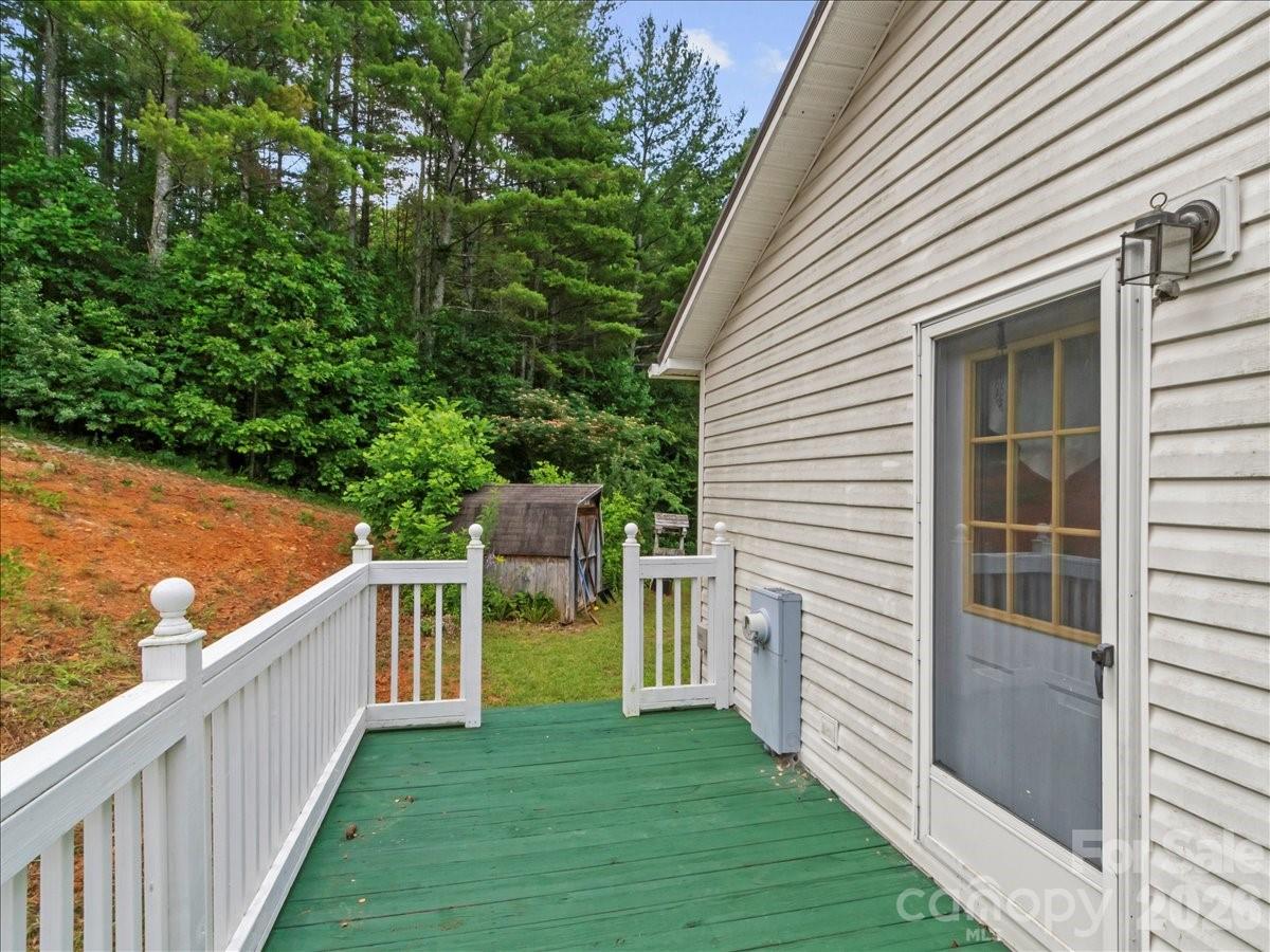 98 Cardinal Lane — Burnsville