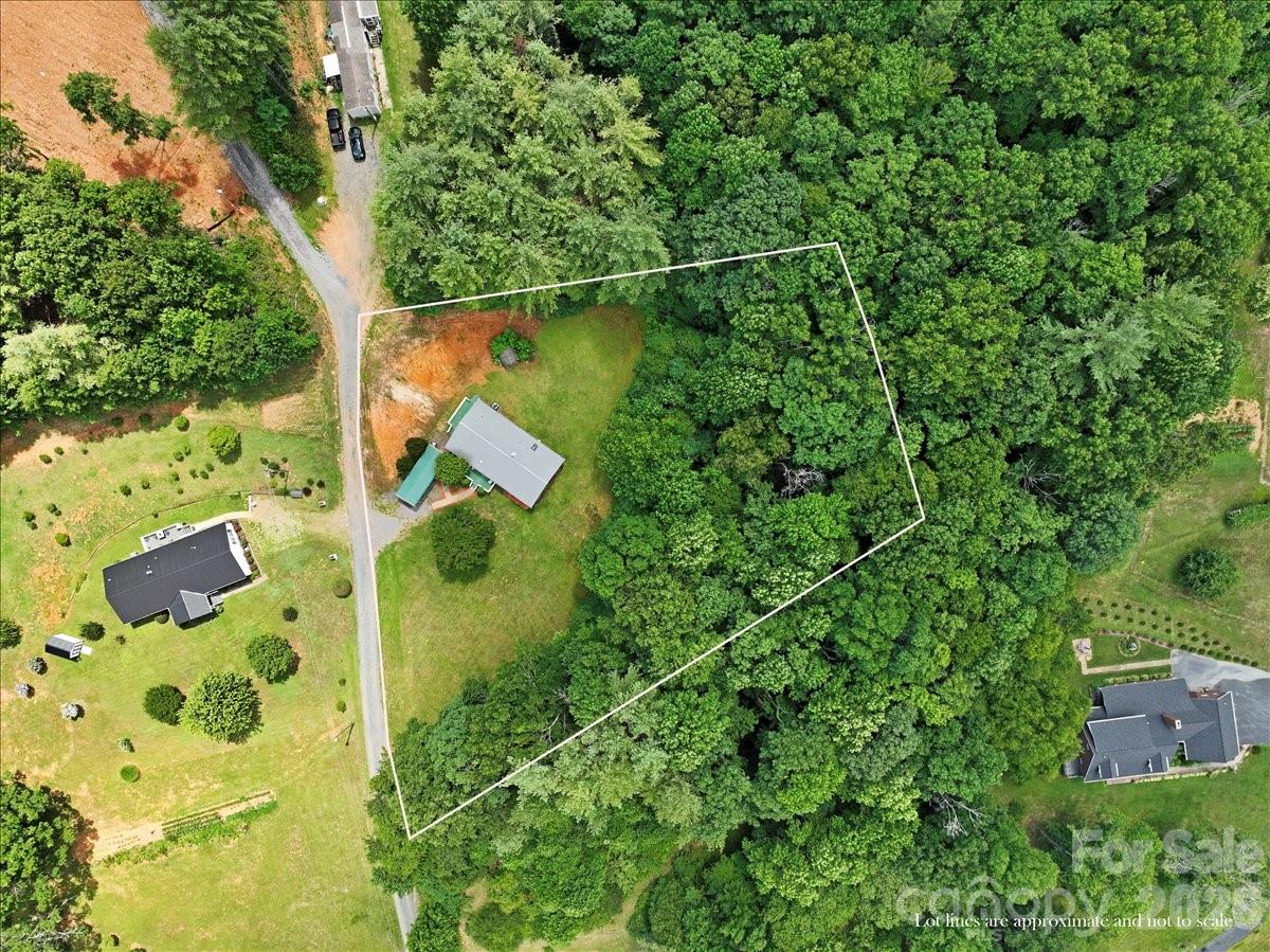 98 Cardinal Lane — Burnsville
