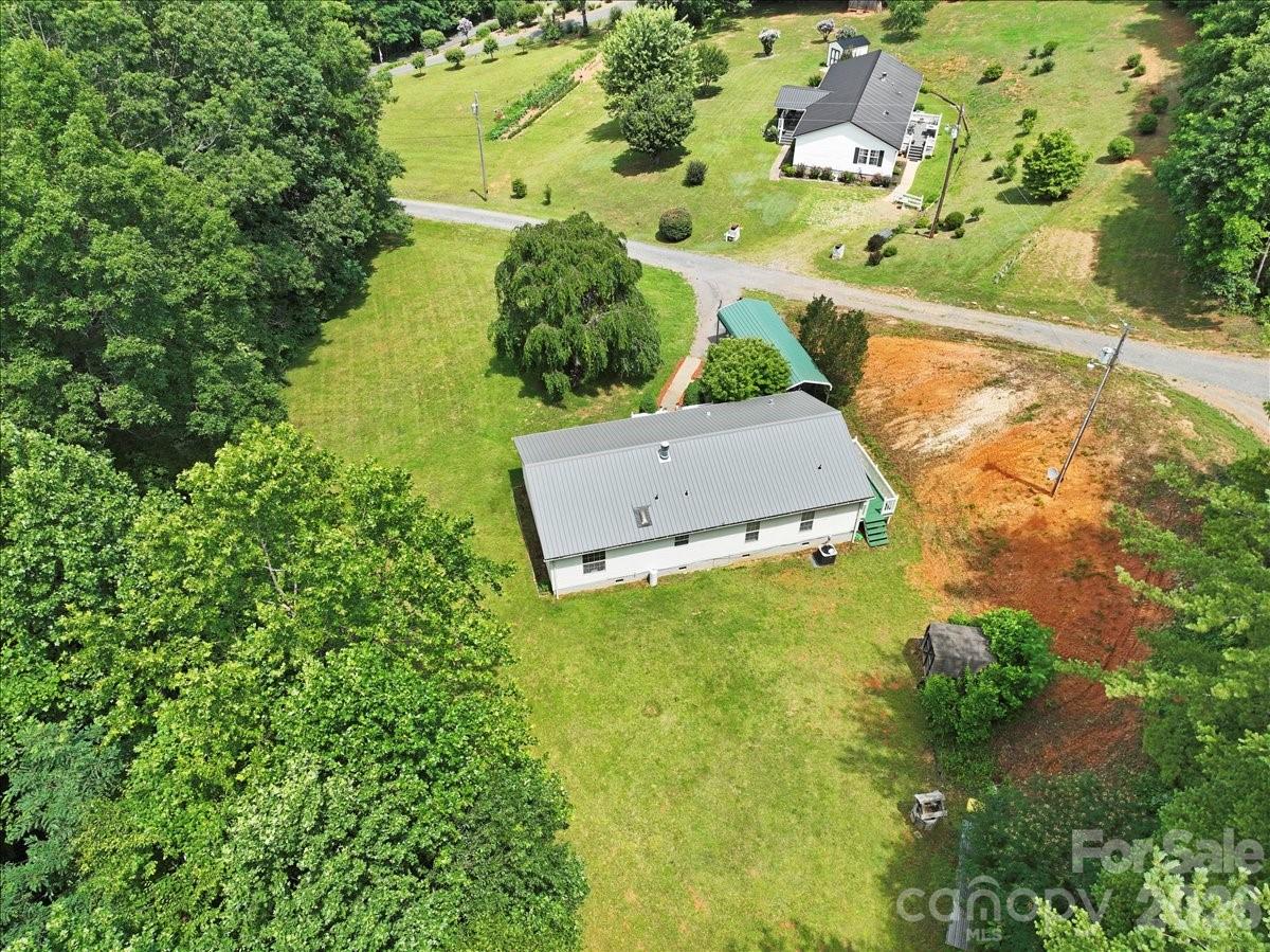 98 Cardinal Lane — Burnsville