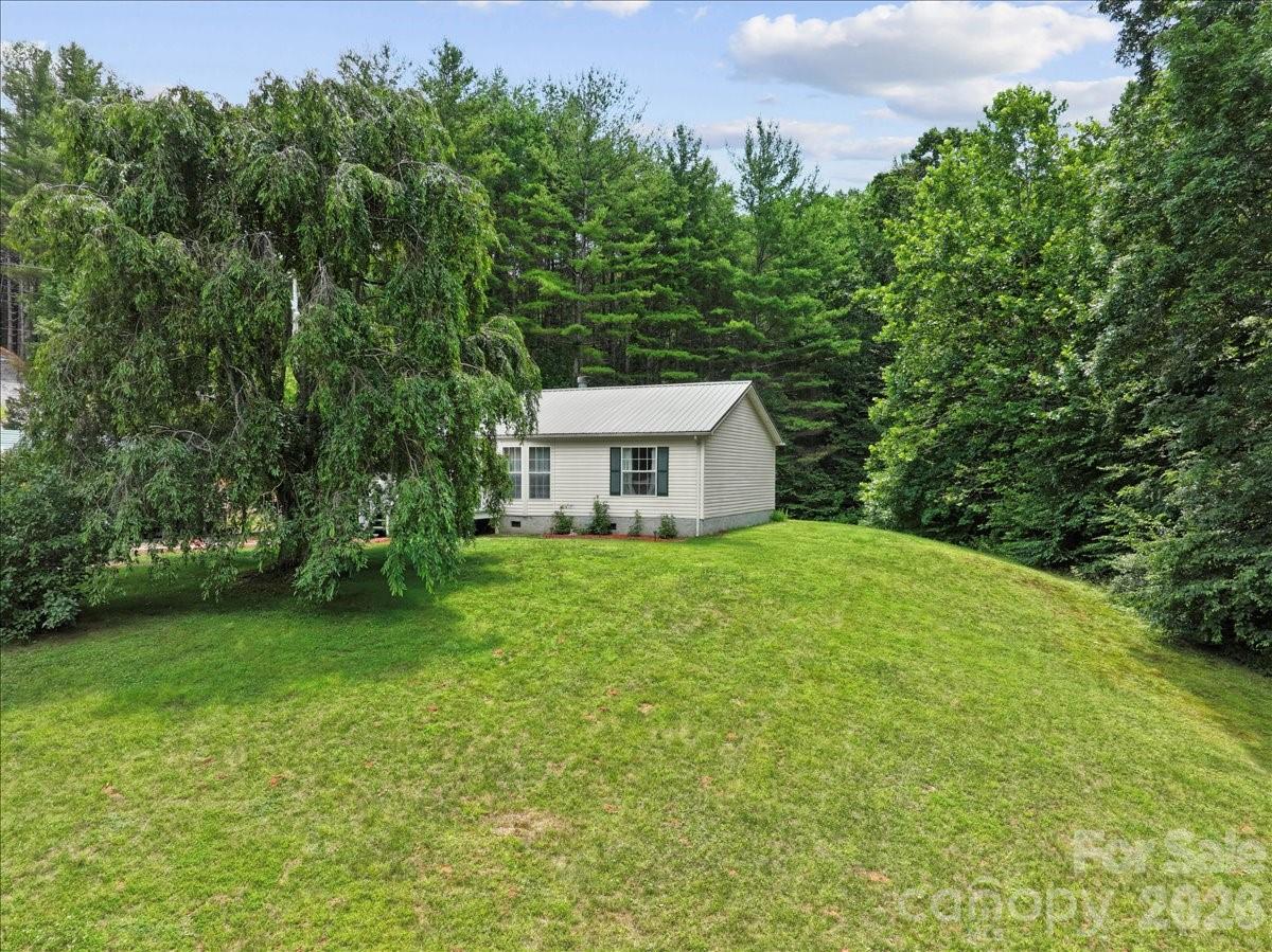 98 Cardinal Lane — Burnsville