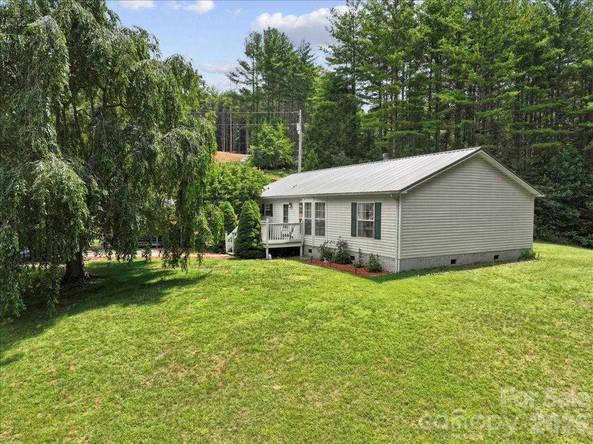 98 Cardinal Lane — Burnsville