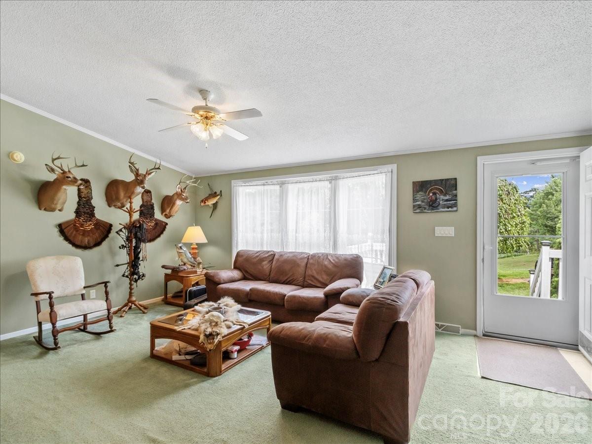 98 Cardinal Lane — Burnsville