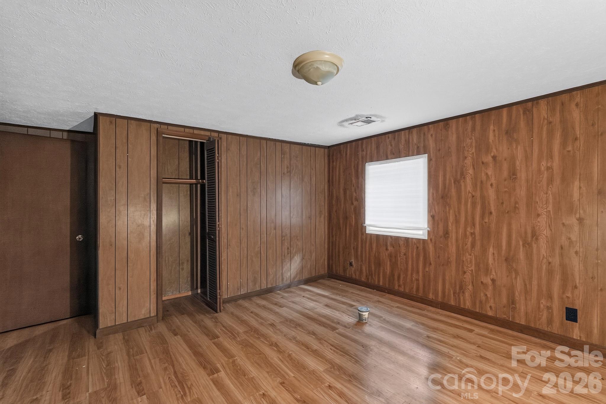 4494 Market Street — Loris