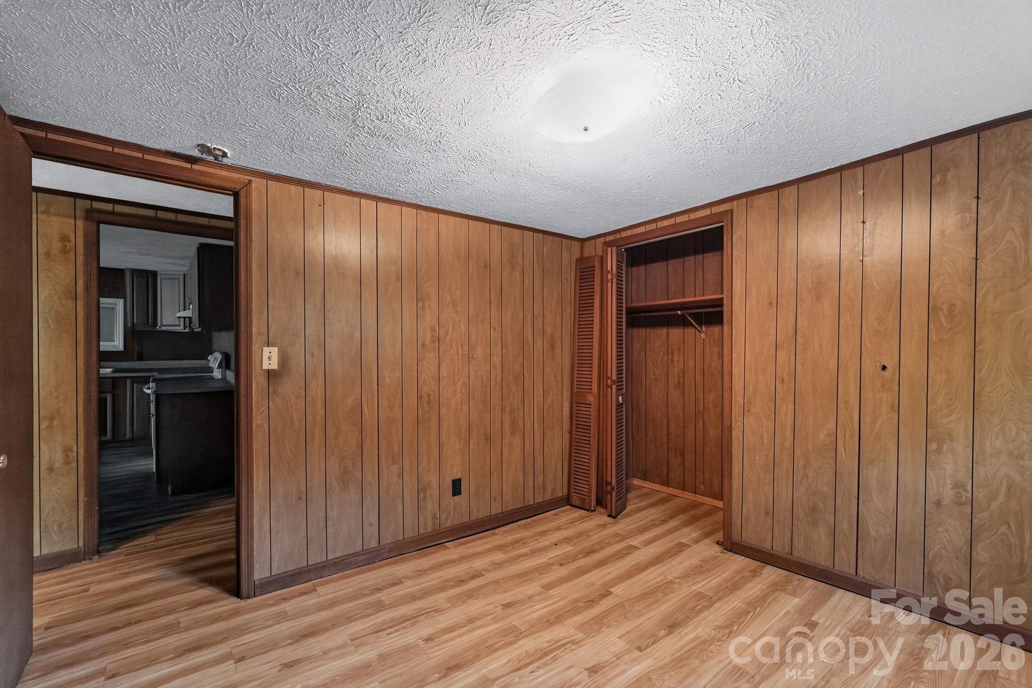 4494 Market Street — Loris