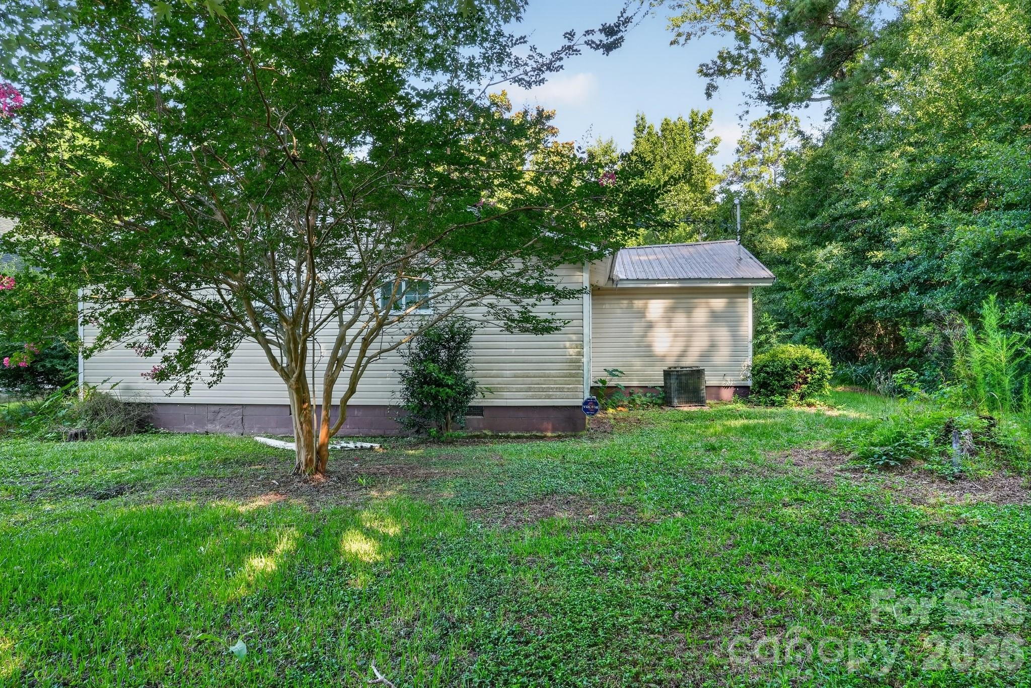 4494 Market Street — Loris