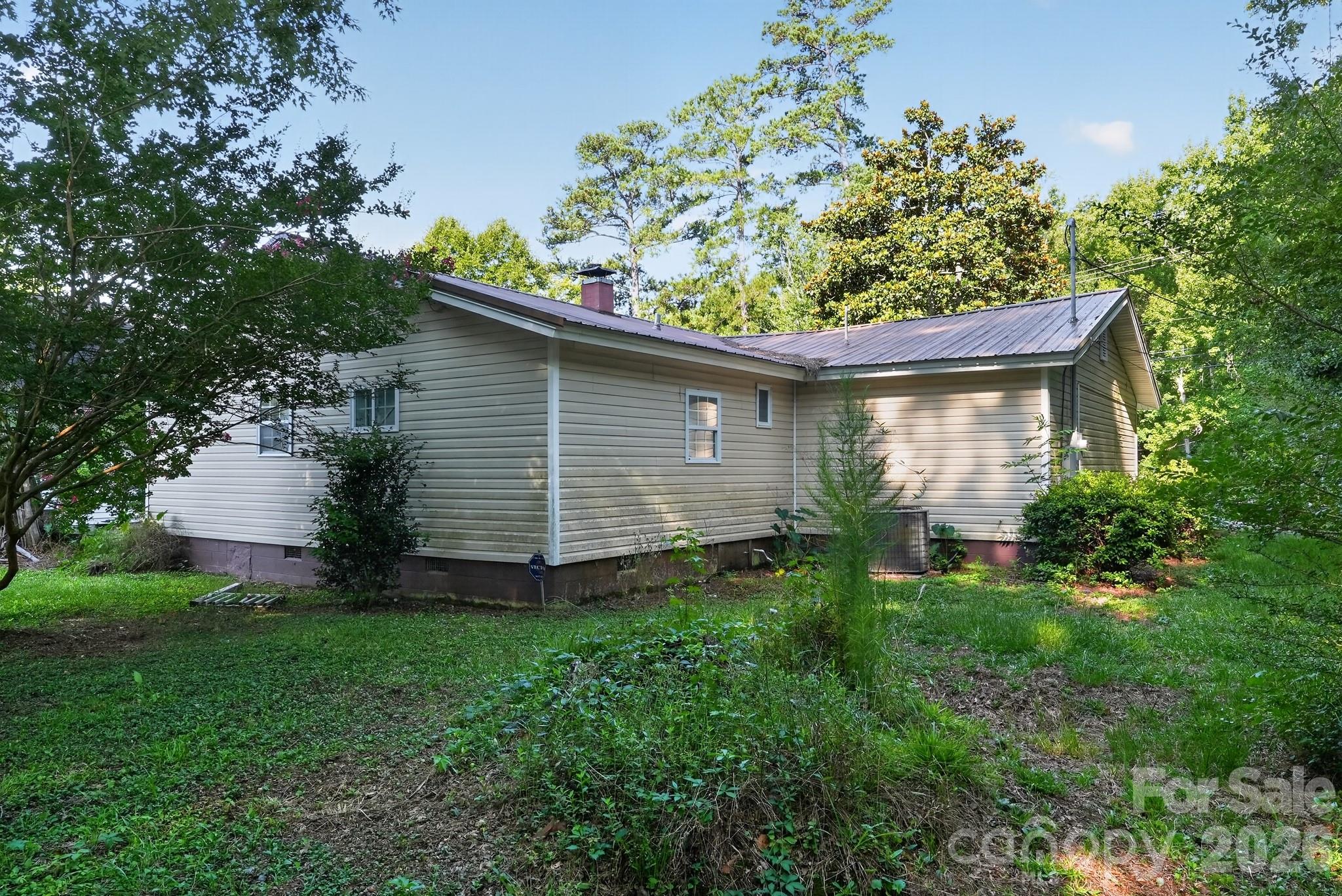 4494 Market Street — Loris