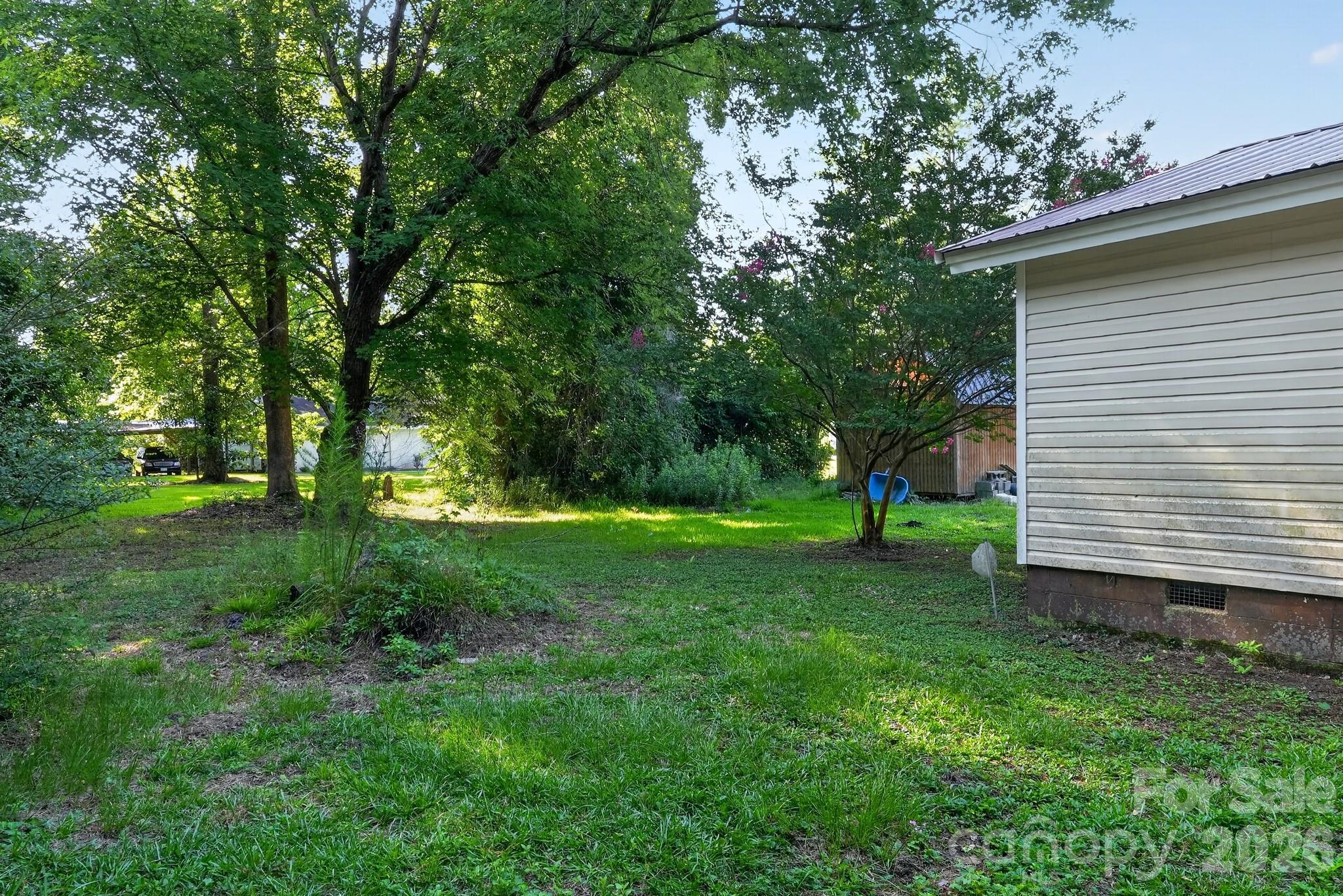 4494 Market Street — Loris