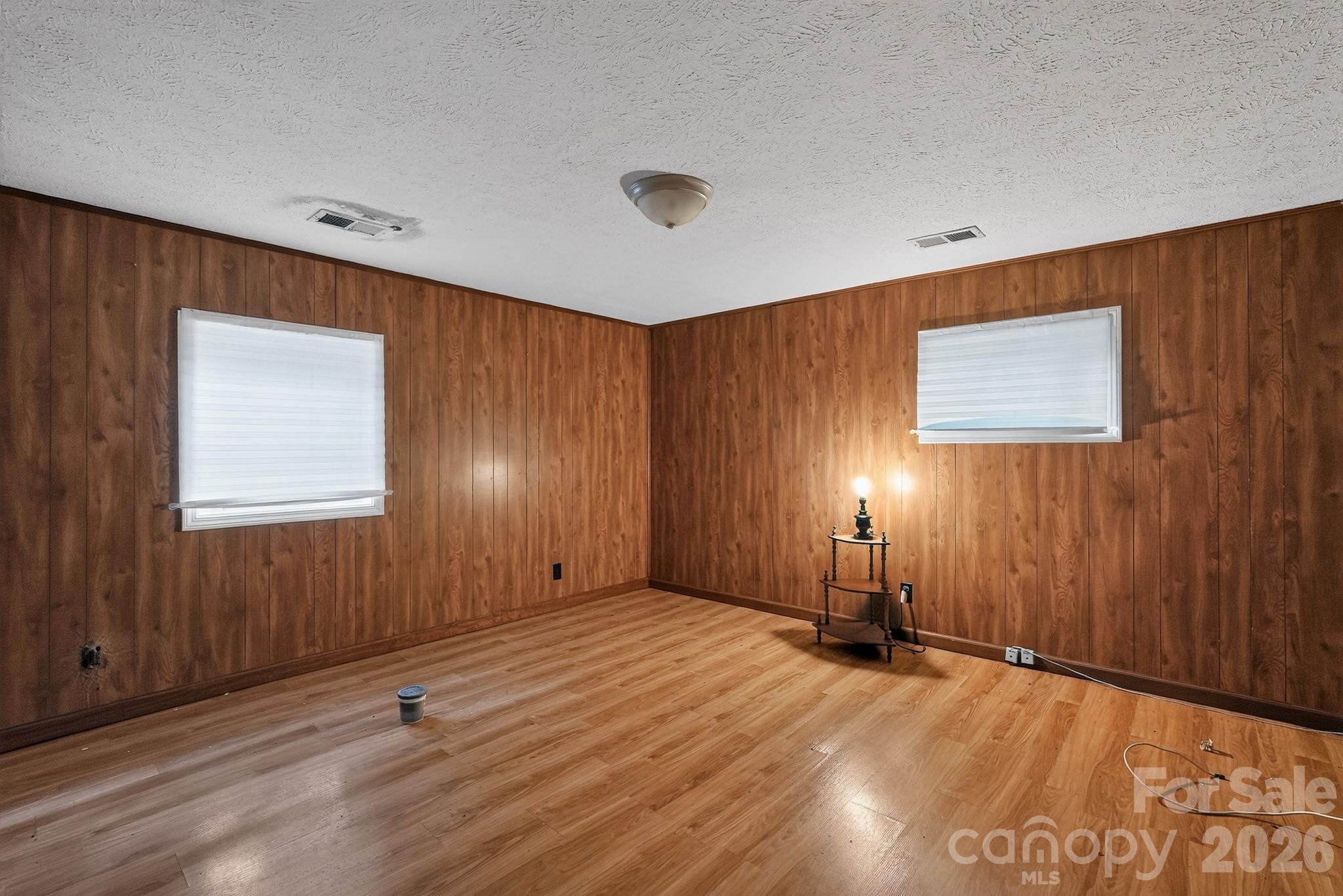 4494 Market Street — Loris