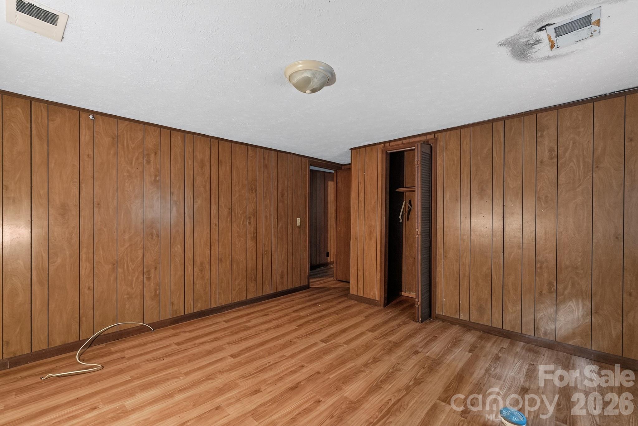 4494 Market Street — Loris