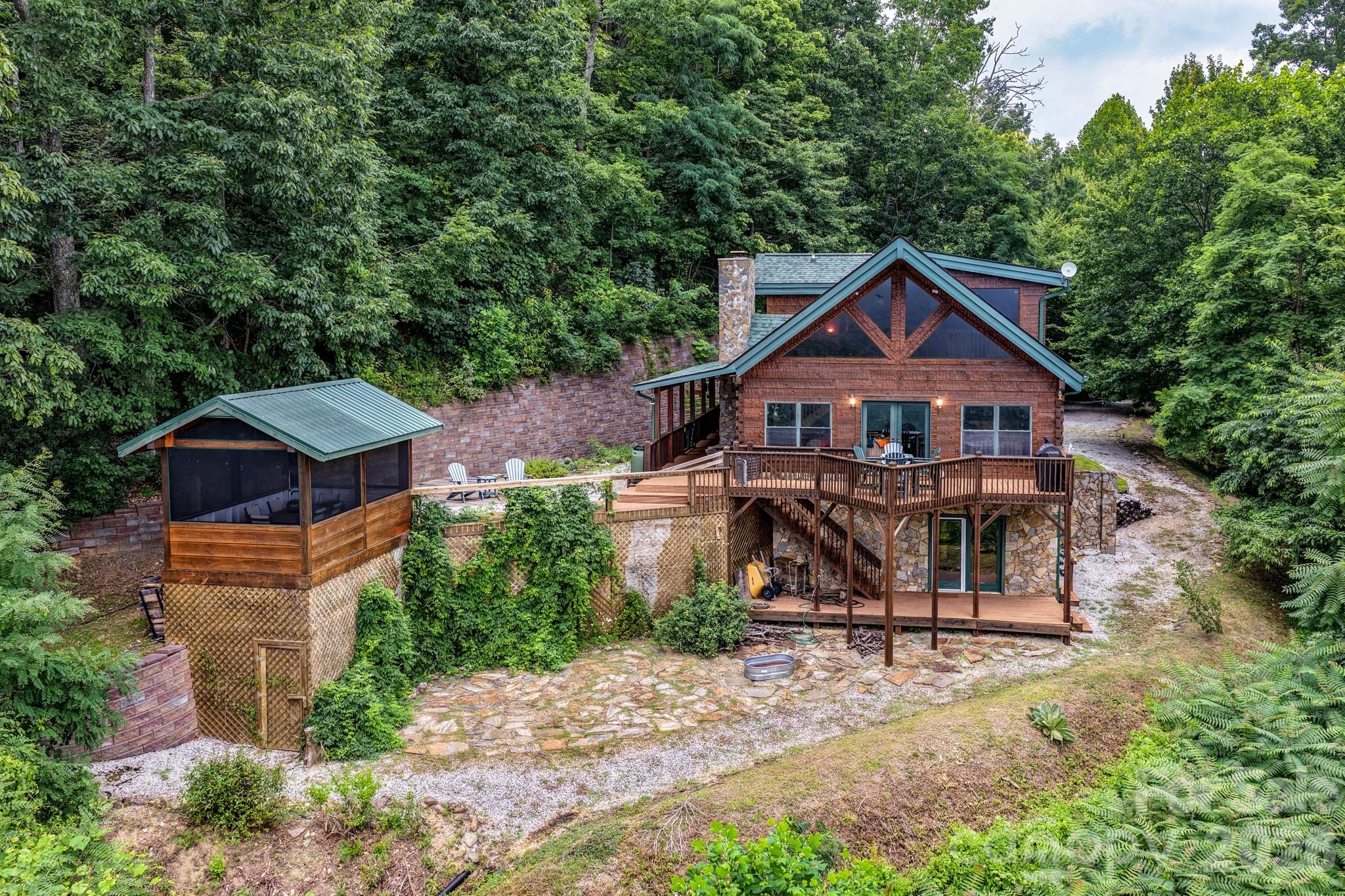 1411 Wolf Pen Road — Old Fort