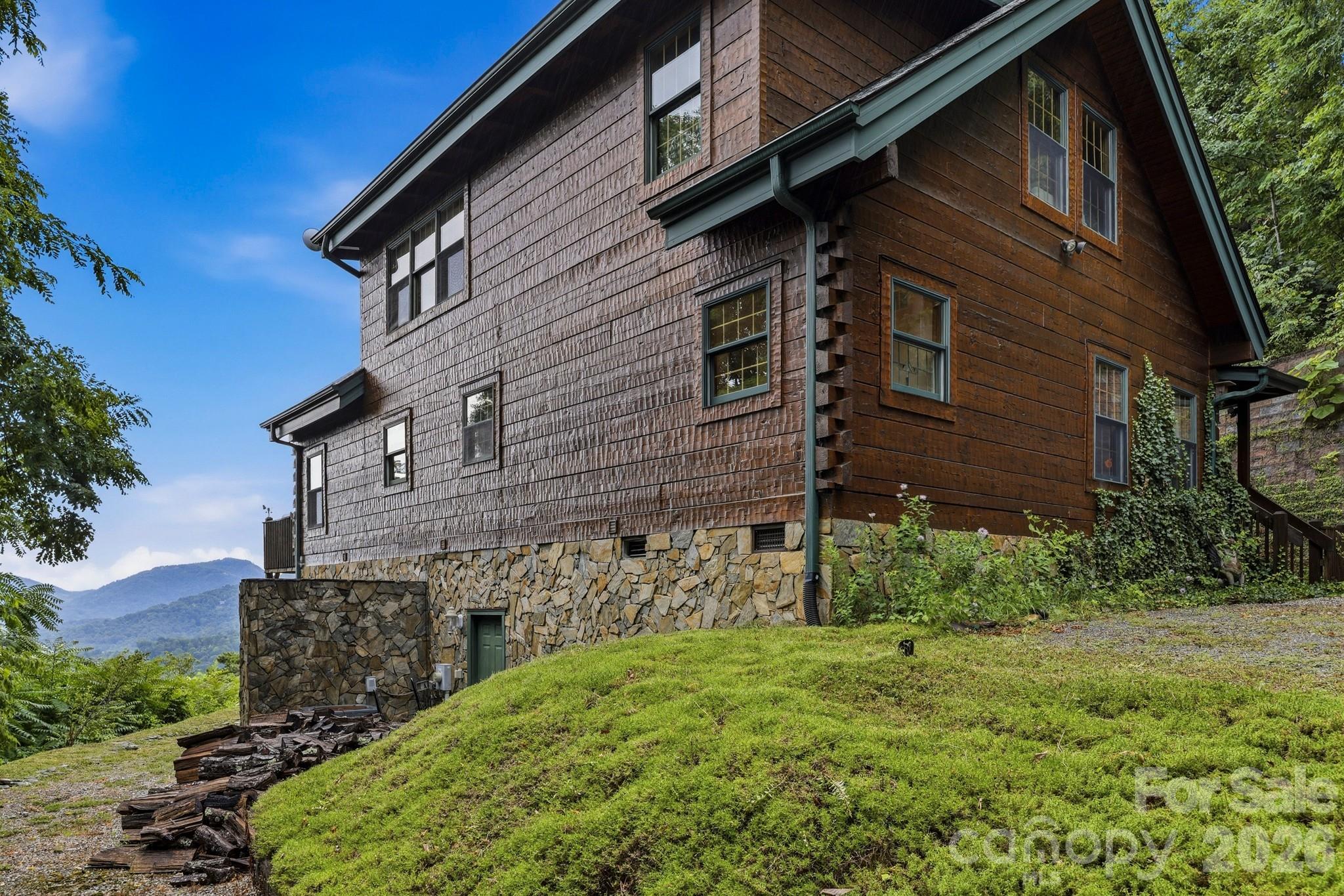 1411 Wolf Pen Road — Old Fort
