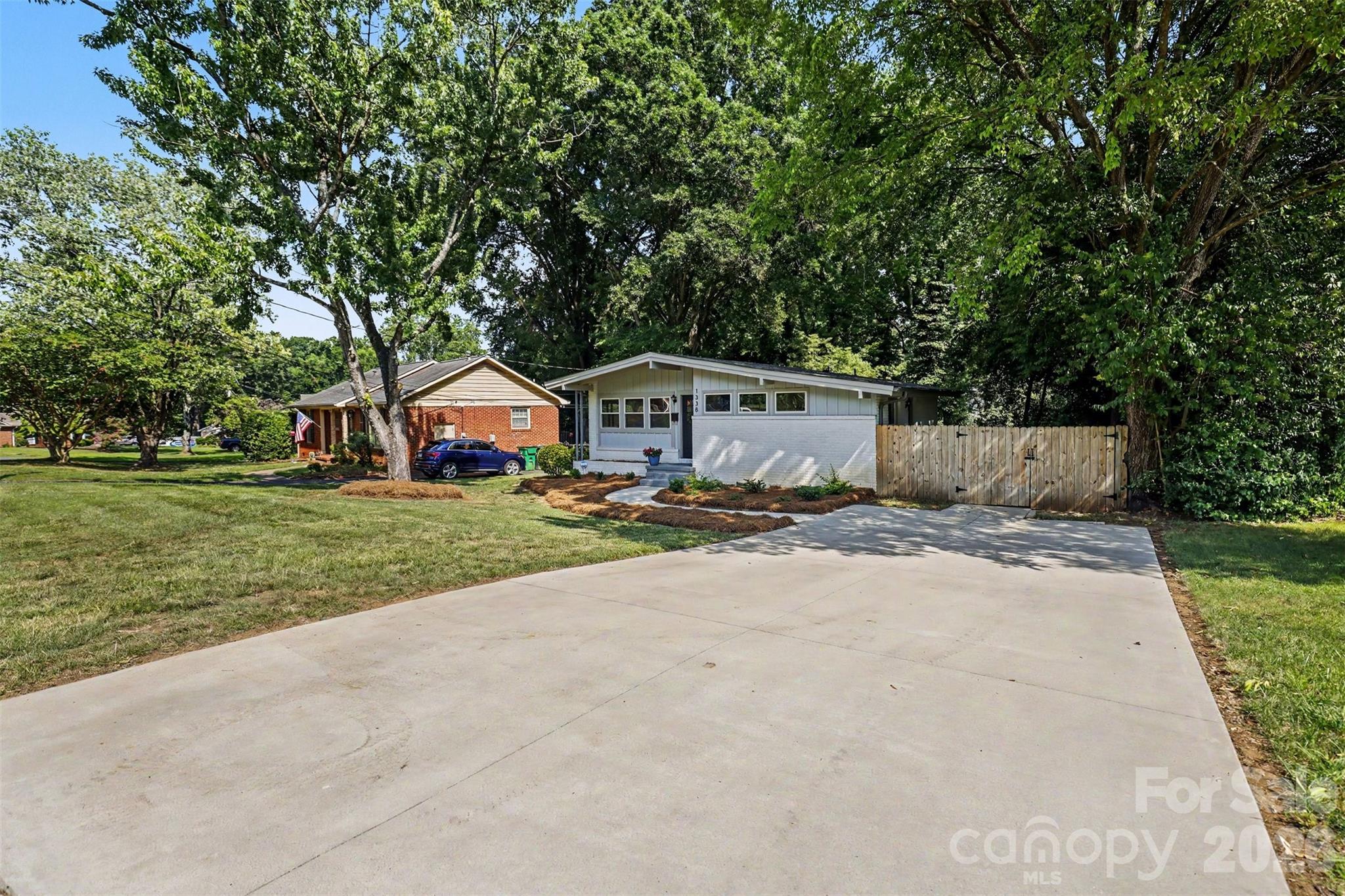 1338 Edgewater Drive — Charlotte