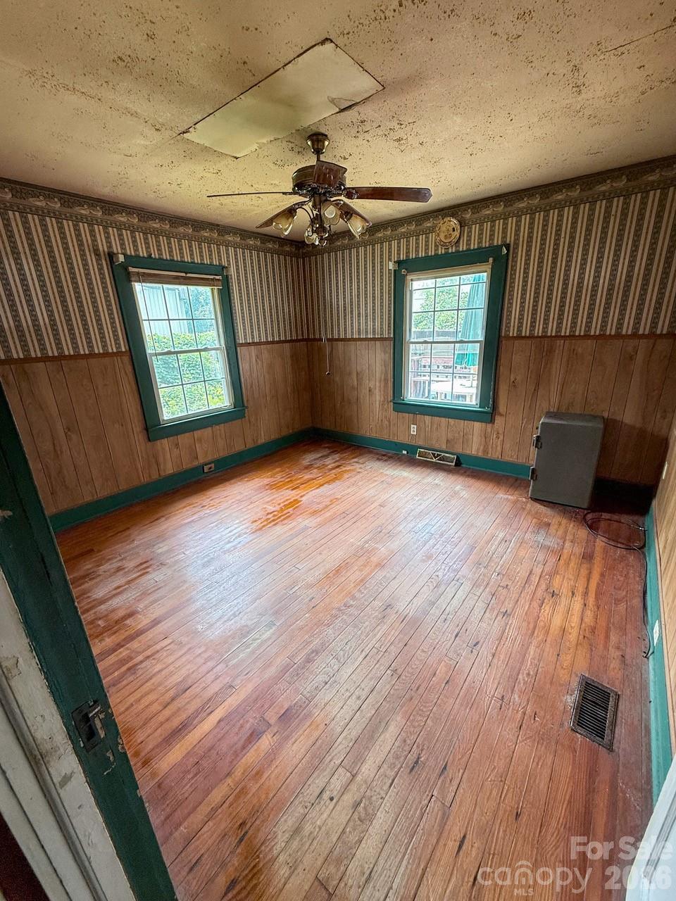 111 S Belvedere Avenue — Gastonia