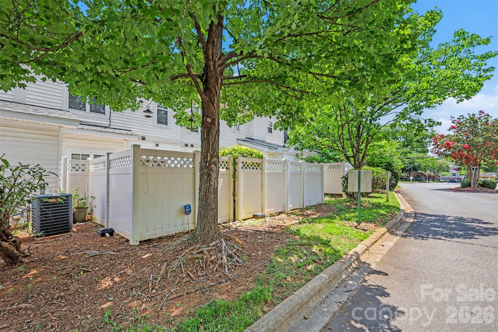 6414 Mallard View Lane — Charlotte