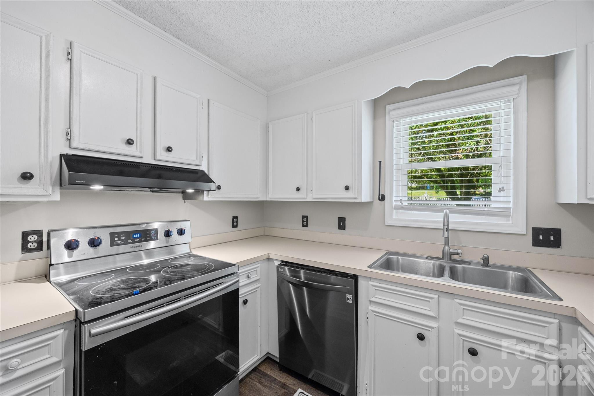11230 Mallard Crossing Drive — Charlotte