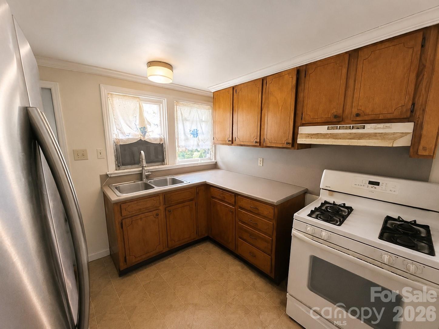 312 S Miller Avenue — Statesville