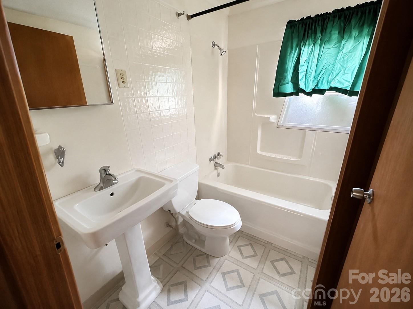 312 S Miller Avenue — Statesville