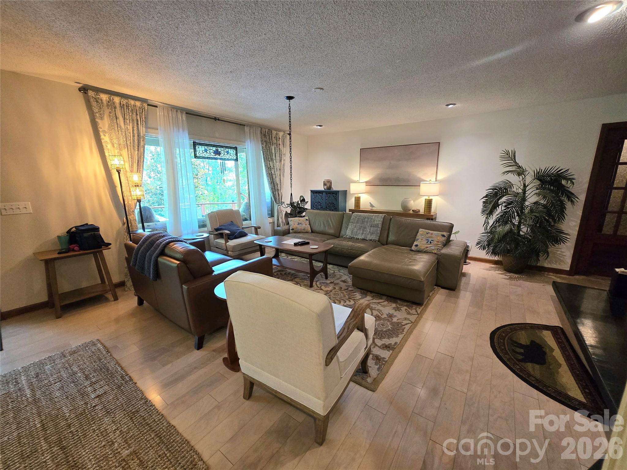 18 Rollingwood Road — Asheville