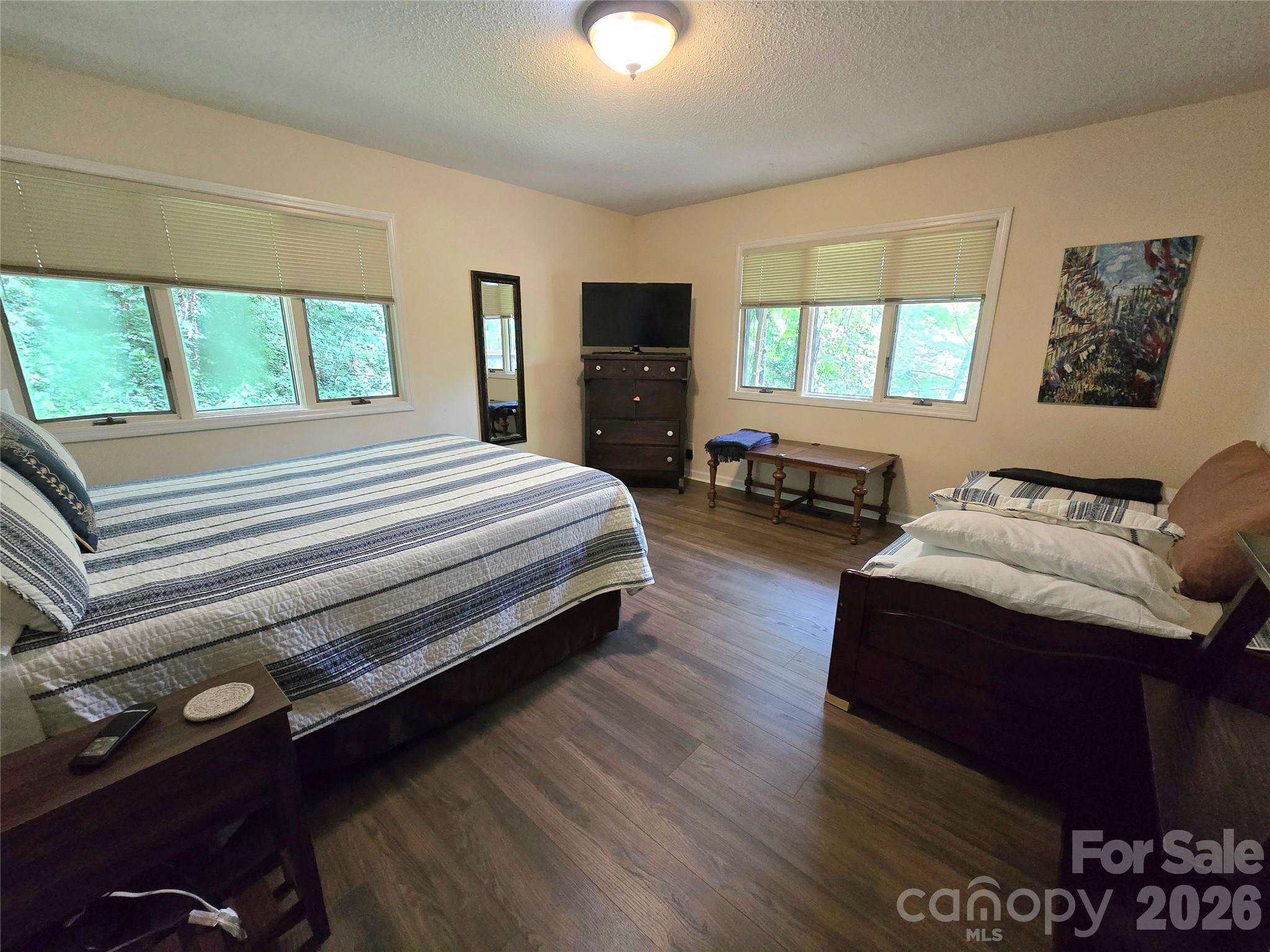 18 Rollingwood Road — Asheville
