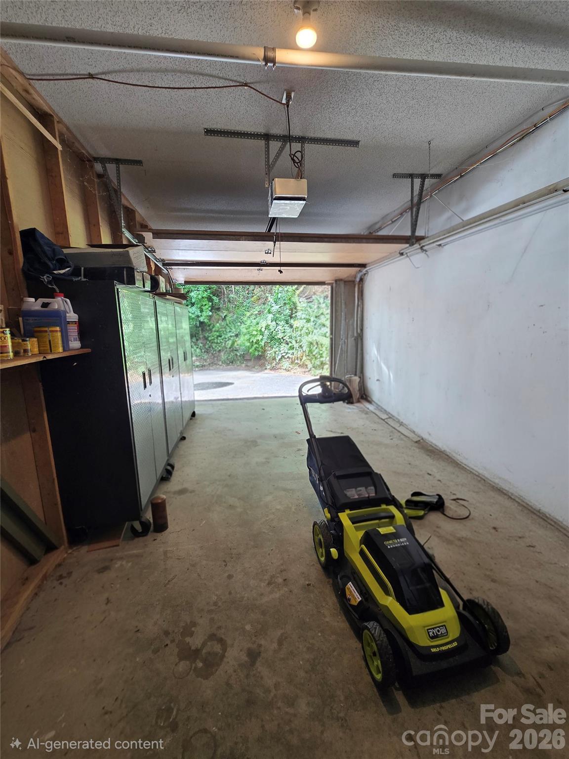 18 Rollingwood Road — Asheville