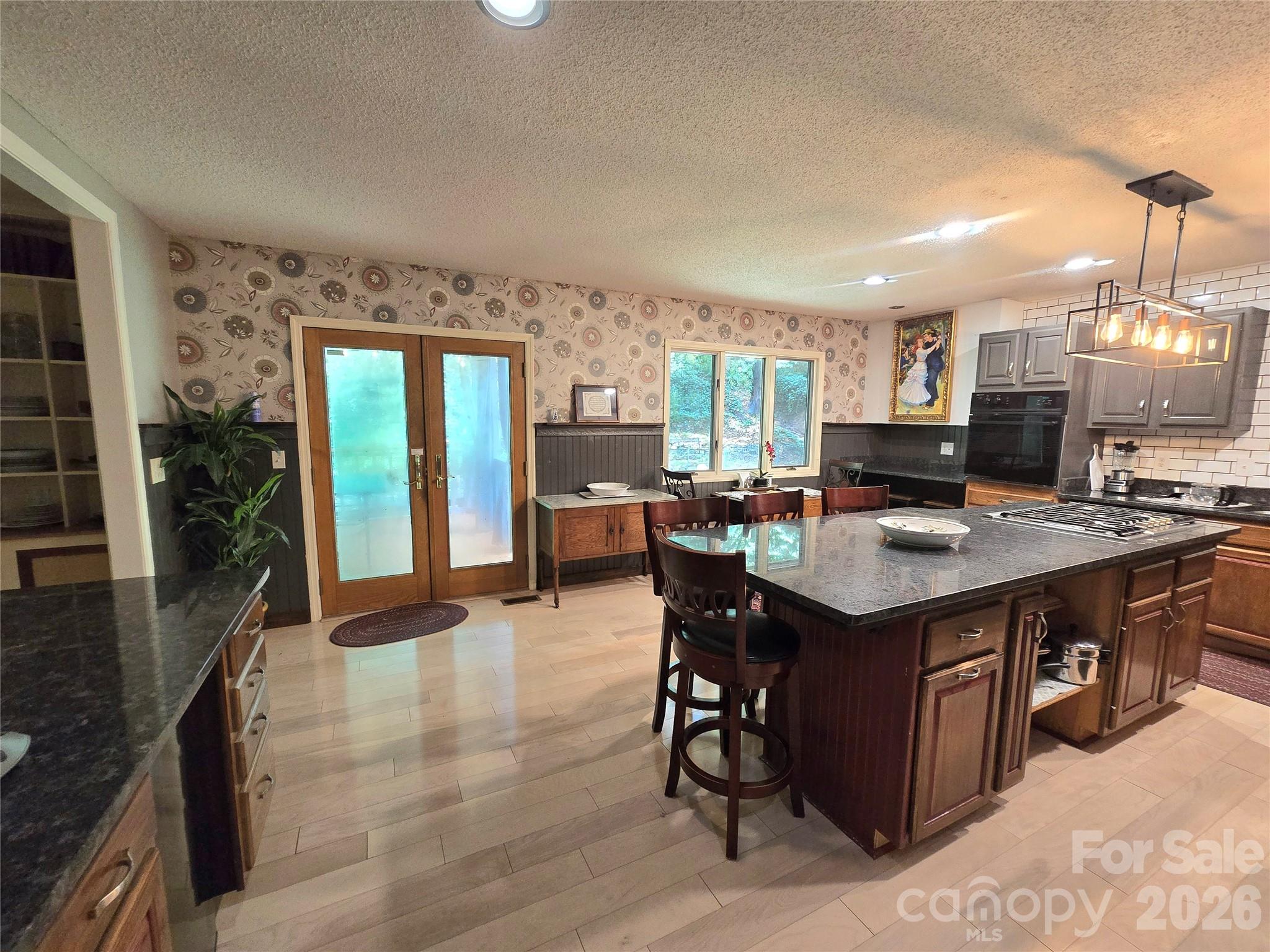 18 Rollingwood Road — Asheville