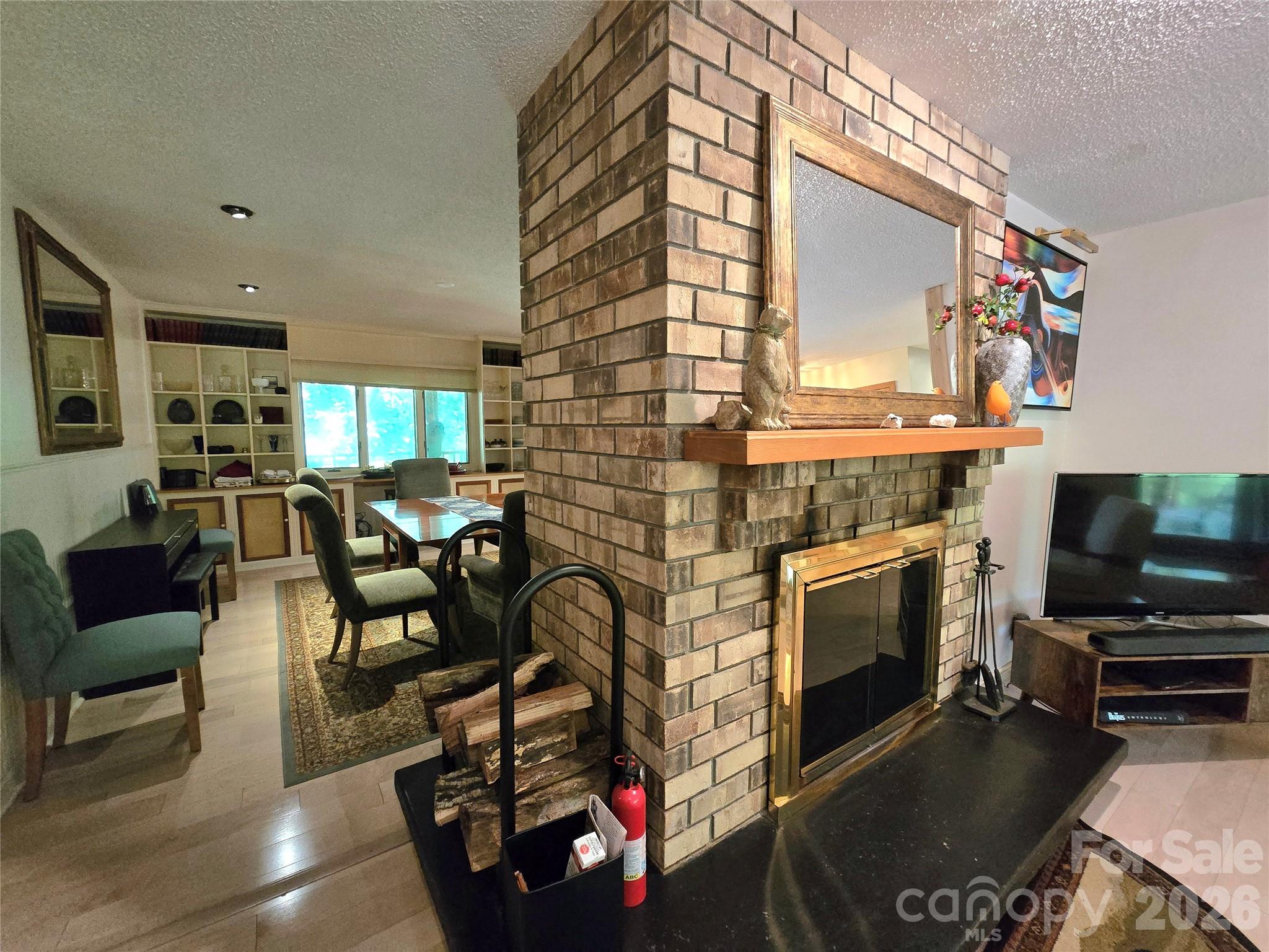 18 Rollingwood Road — Asheville